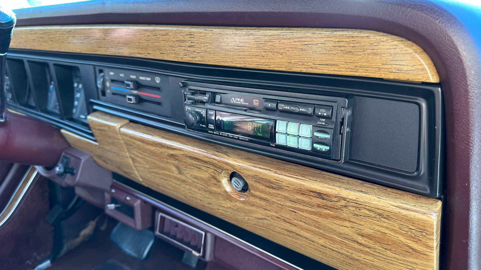 Used 1988 Jeep Grand Wagoneer 5.9L V8 ENGINE / LEATHER AND CLOTH / WOOD SIDING / 4WD for sale Sold at Formula Imports in Charlotte NC 28227 58