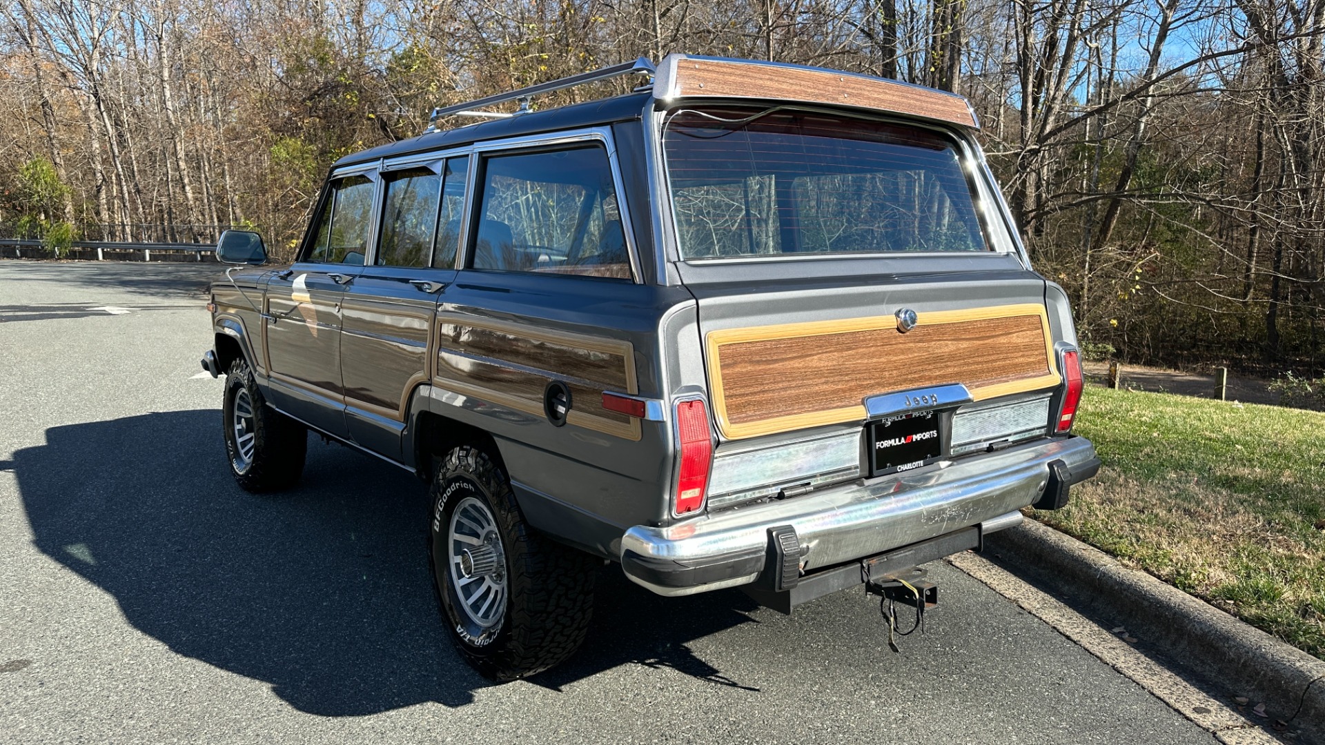 Used 1988 Jeep Grand Wagoneer 5.9L V8 ENGINE / LEATHER AND CLOTH / WOOD SIDING / 4WD for sale $21,995 at Formula Imports in Charlotte NC 28227 6
