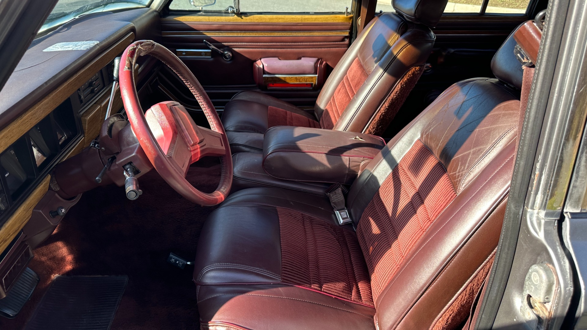 Used 1988 Jeep Grand Wagoneer 5.9L V8 ENGINE / LEATHER AND CLOTH / WOOD SIDING / 4WD for sale $21,995 at Formula Imports in Charlotte NC 28227 65