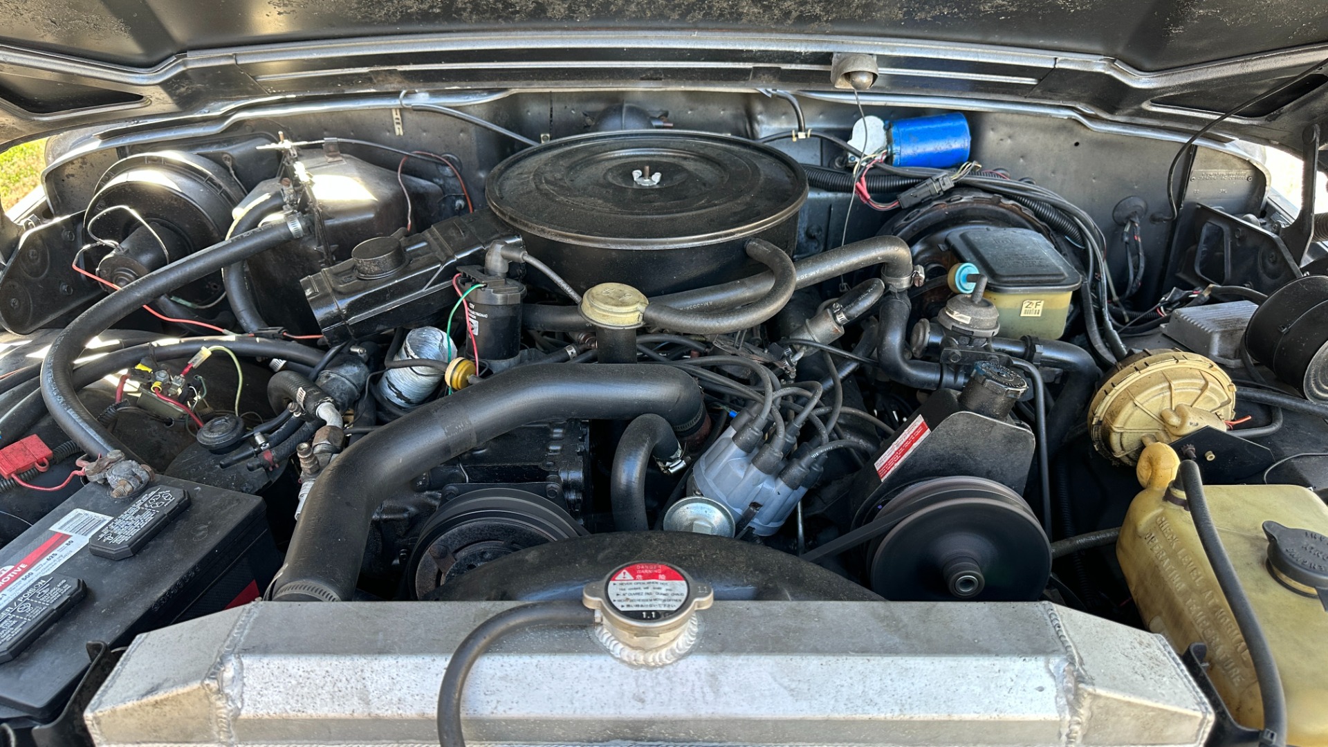 Used 1988 Jeep Grand Wagoneer 5.9L V8 ENGINE / LEATHER AND CLOTH / WOOD SIDING / 4WD for sale Sold at Formula Imports in Charlotte NC 28227 73
