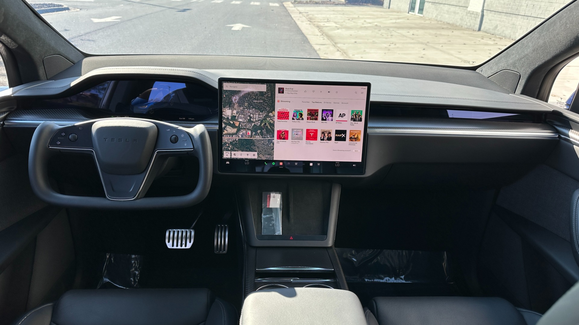 Used 2022 Tesla Model X PLAID / FULL SELF DRIVING CAPABILITY / CARBON FIBER TRIM / PREMIUM CONNECTI for sale Sold at Formula Imports in Charlotte NC 28227 25