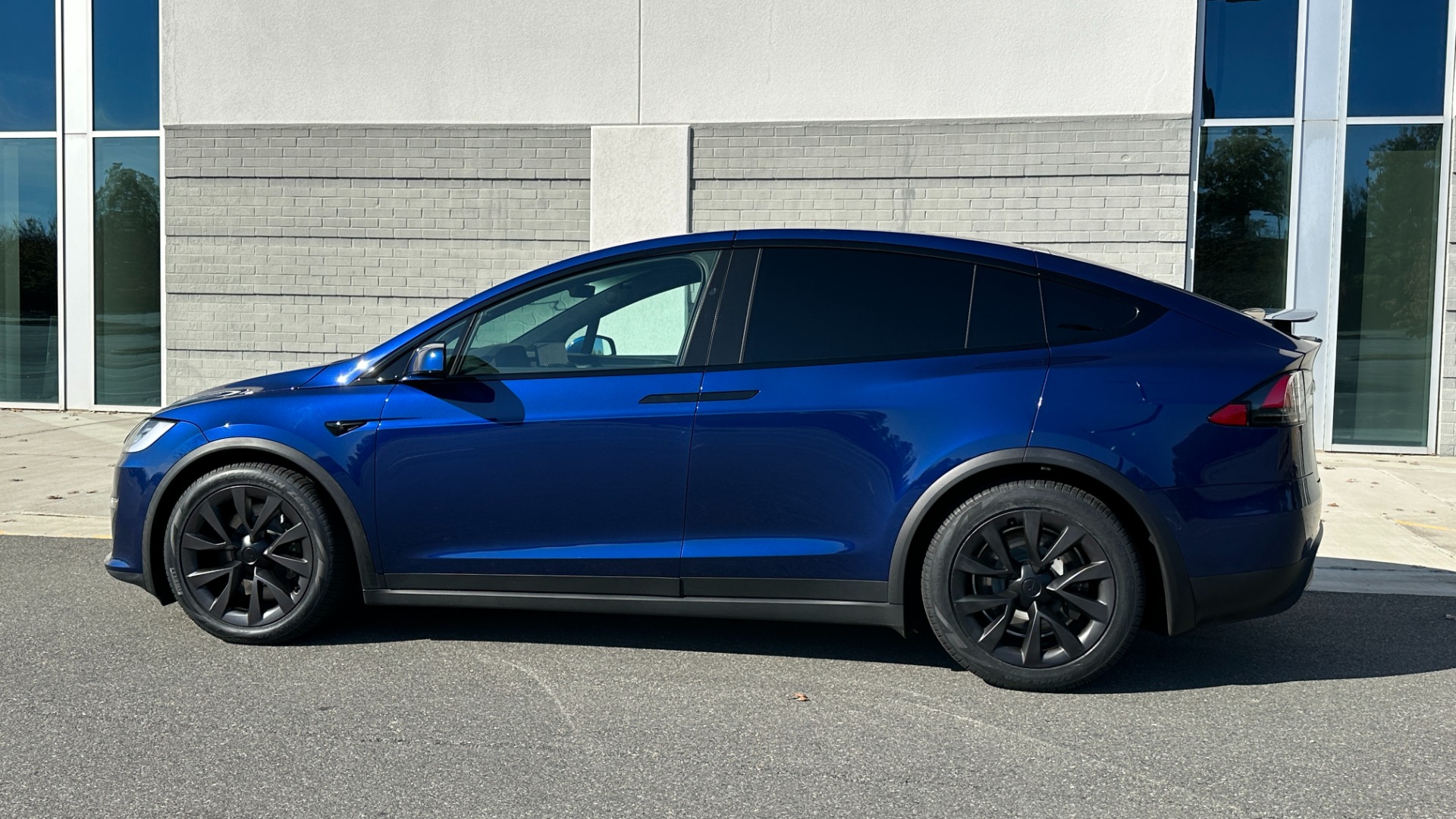 Used 2022 Tesla Model X PLAID / FULL SELF DRIVING CAPABILITY / CARBON FIBER TRIM / PREMIUM CONNECTI for sale Sold at Formula Imports in Charlotte NC 28227 3