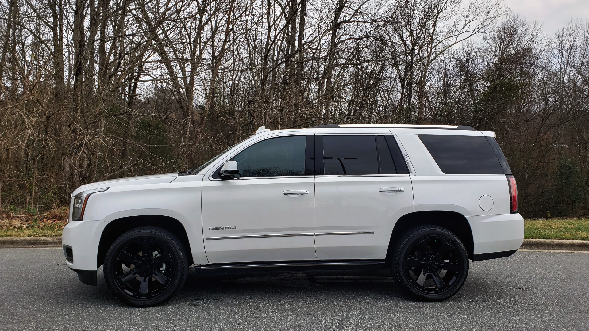 Used 2018 GMC YUKON DENALI 4WD / NAV / SUNROOF / BOSE / 3-ROW / REARVIEW for sale Sold at Formula Imports in Charlotte NC 28227 2