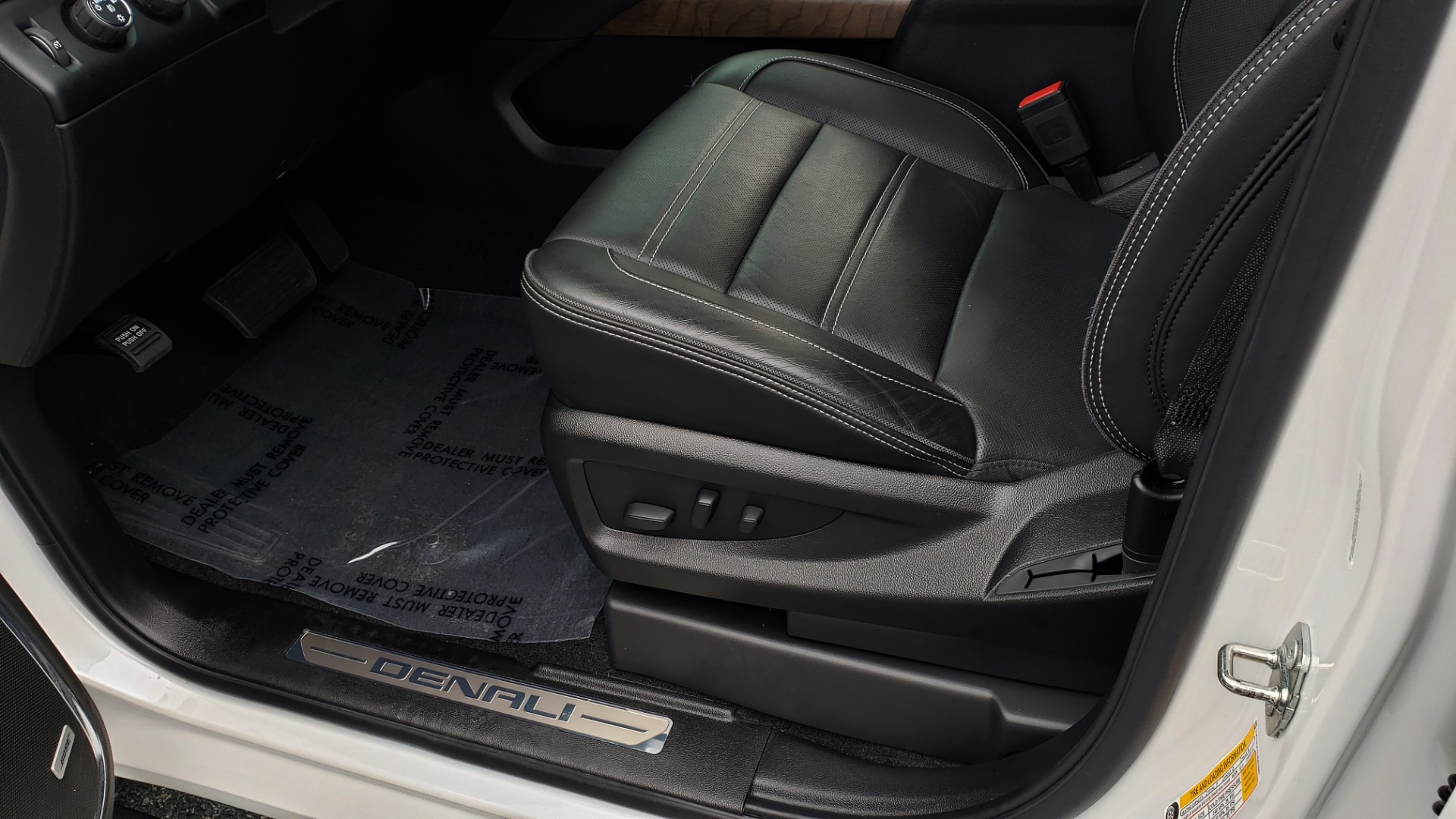 Used 2018 GMC YUKON DENALI 4WD / NAV / SUNROOF / BOSE / 3-ROW / REARVIEW for sale Sold at Formula Imports in Charlotte NC 28227 39