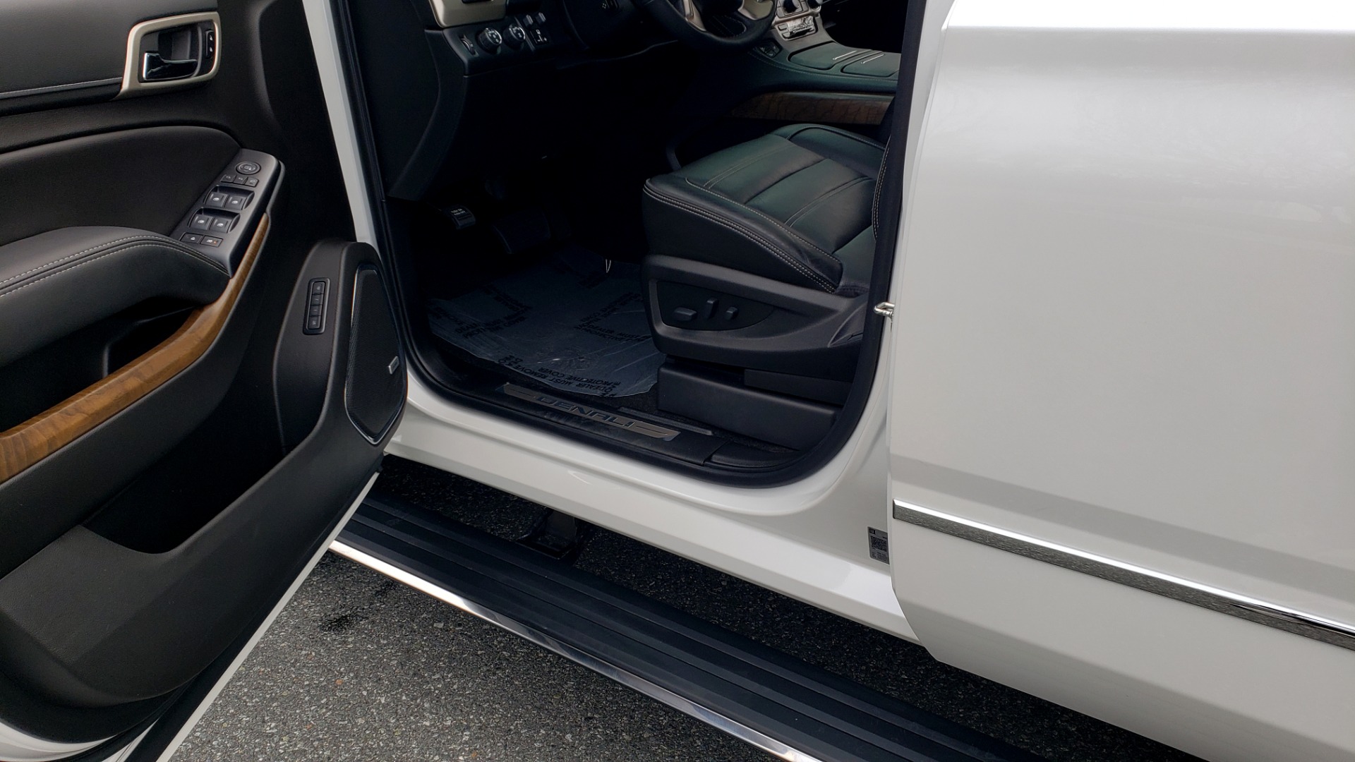 Used 2018 GMC YUKON DENALI 4WD / NAV / SUNROOF / BOSE / 3-ROW / REARVIEW for sale Sold at Formula Imports in Charlotte NC 28227 41
