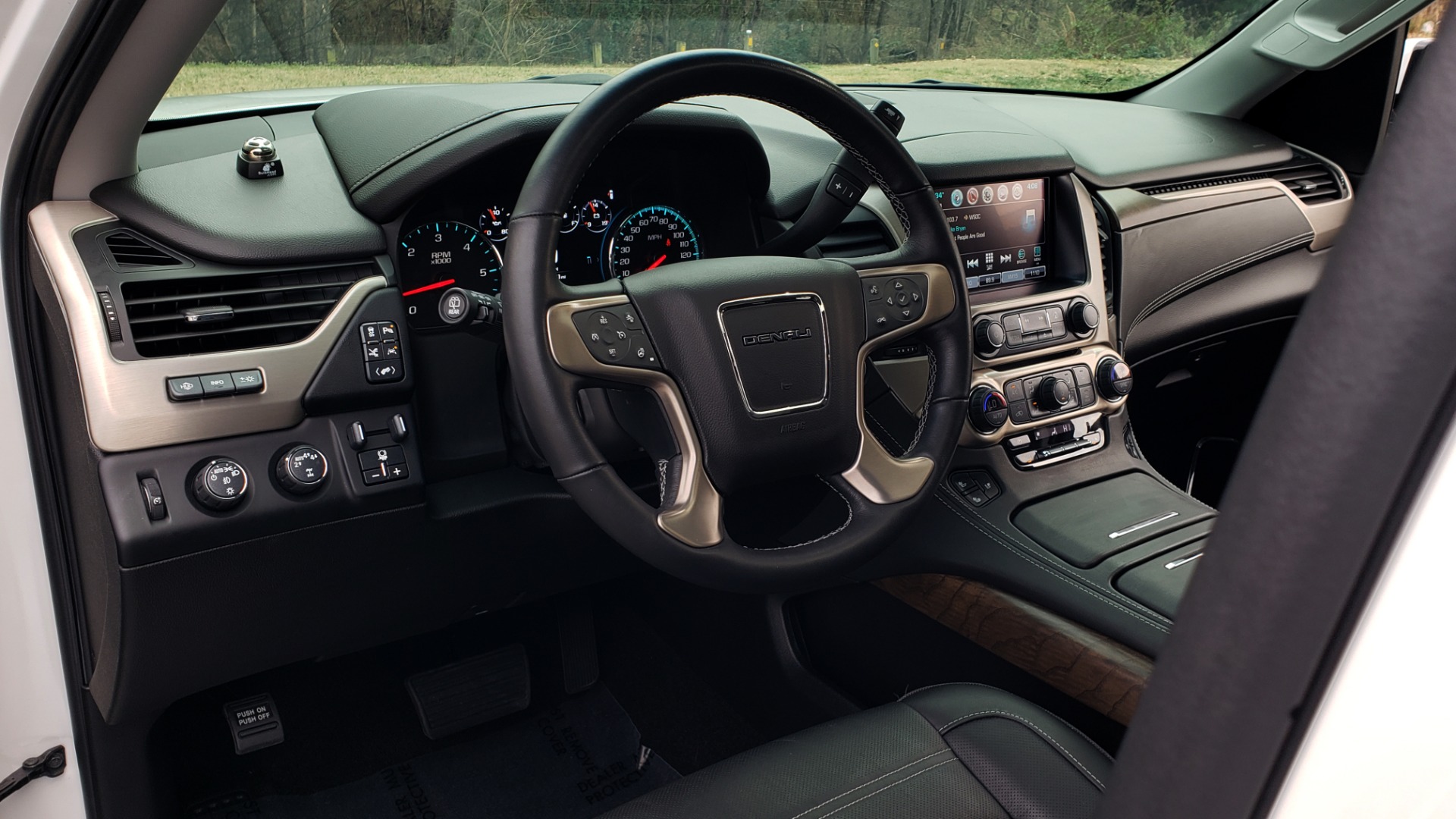 Used 2018 GMC YUKON DENALI 4WD / NAV / SUNROOF / BOSE / 3-ROW / REARVIEW for sale Sold at Formula Imports in Charlotte NC 28227 43