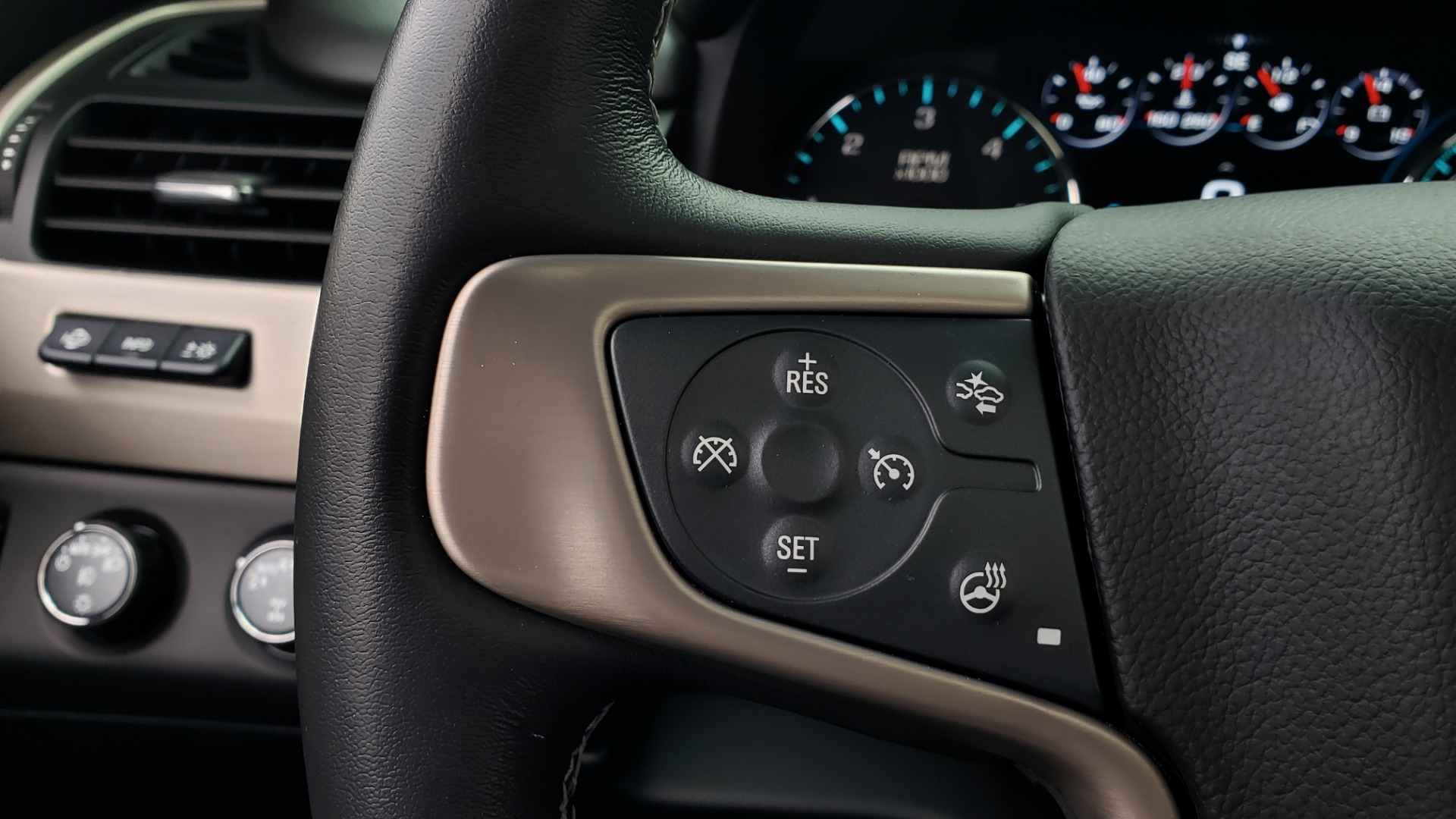 Used 2018 GMC YUKON DENALI 4WD / NAV / SUNROOF / BOSE / 3-ROW / REARVIEW for sale Sold at Formula Imports in Charlotte NC 28227 45