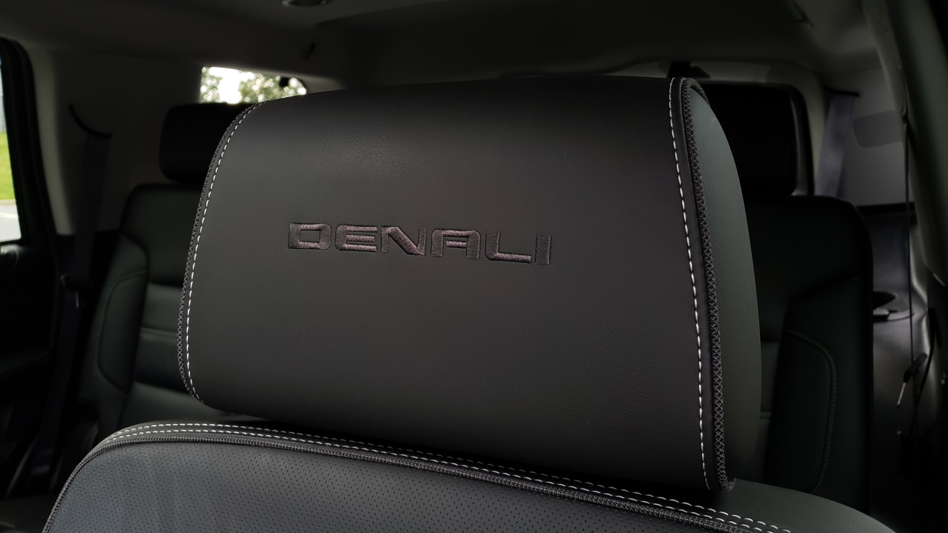 Used 2018 GMC YUKON DENALI 4WD / NAV / SUNROOF / BOSE / 3-ROW / REARVIEW for sale Sold at Formula Imports in Charlotte NC 28227 67