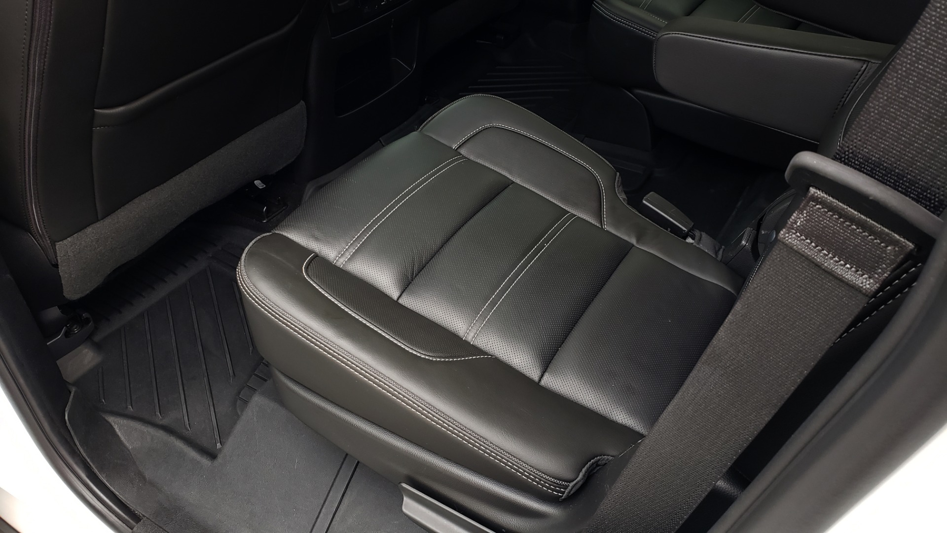 Used 2018 GMC YUKON DENALI 4WD / NAV / SUNROOF / BOSE / 3-ROW / REARVIEW for sale Sold at Formula Imports in Charlotte NC 28227 71
