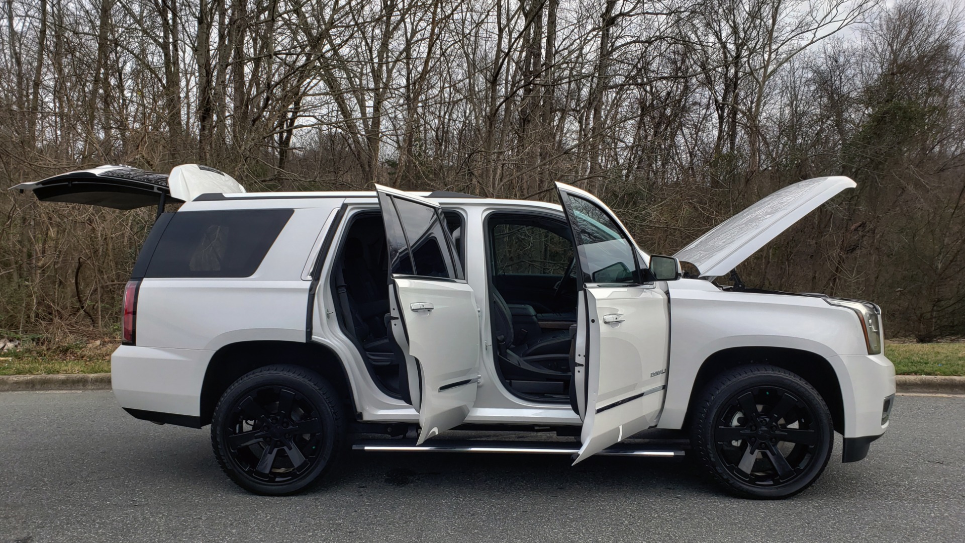 Used 2018 GMC YUKON DENALI 4WD / NAV / SUNROOF / BOSE / 3-ROW / REARVIEW for sale Sold at Formula Imports in Charlotte NC 28227 9