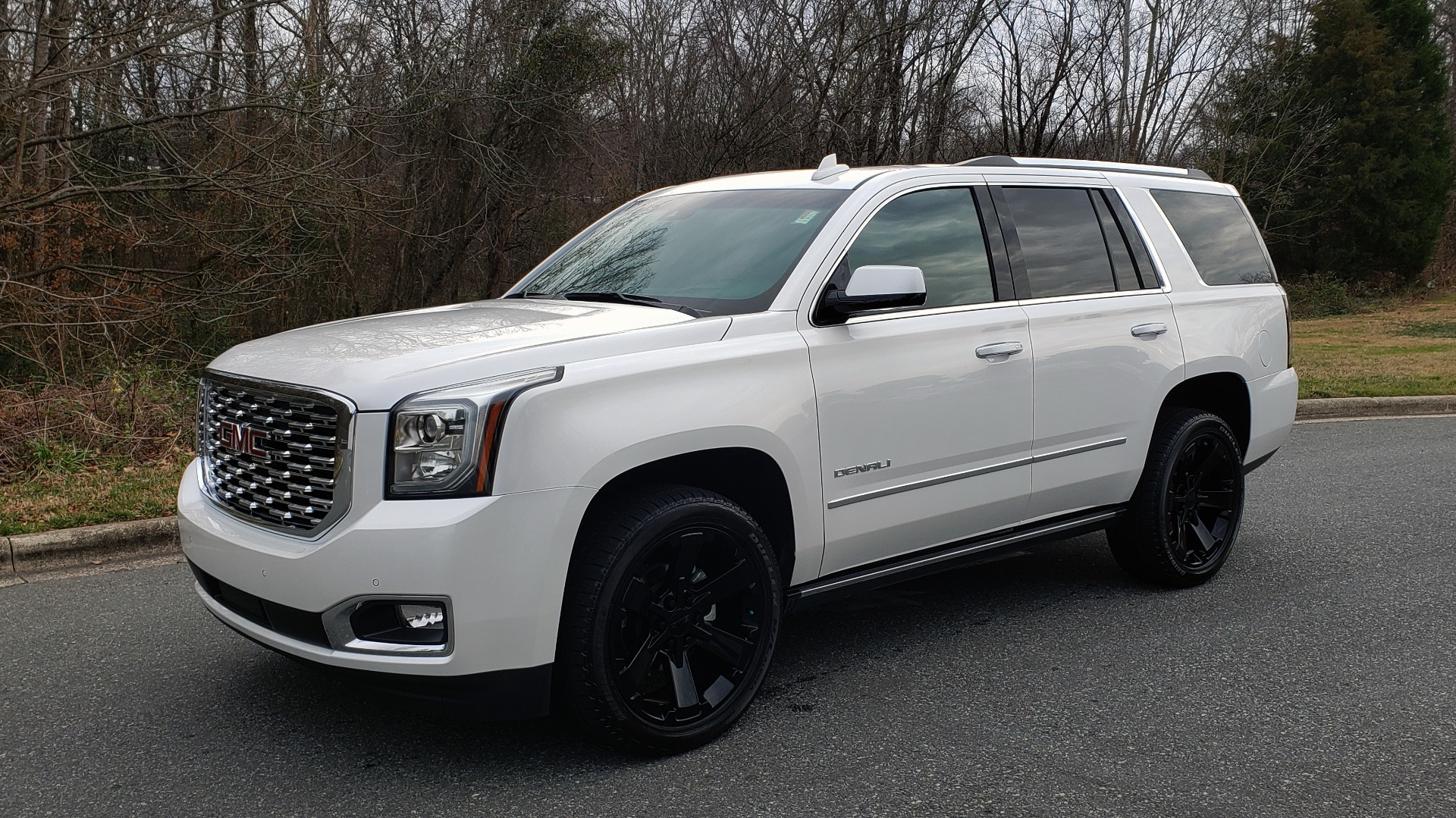 Used 2018 GMC YUKON DENALI 4WD / NAV / SUNROOF / BOSE / 3-ROW / REARVIEW for sale Sold at Formula Imports in Charlotte NC 28227 1