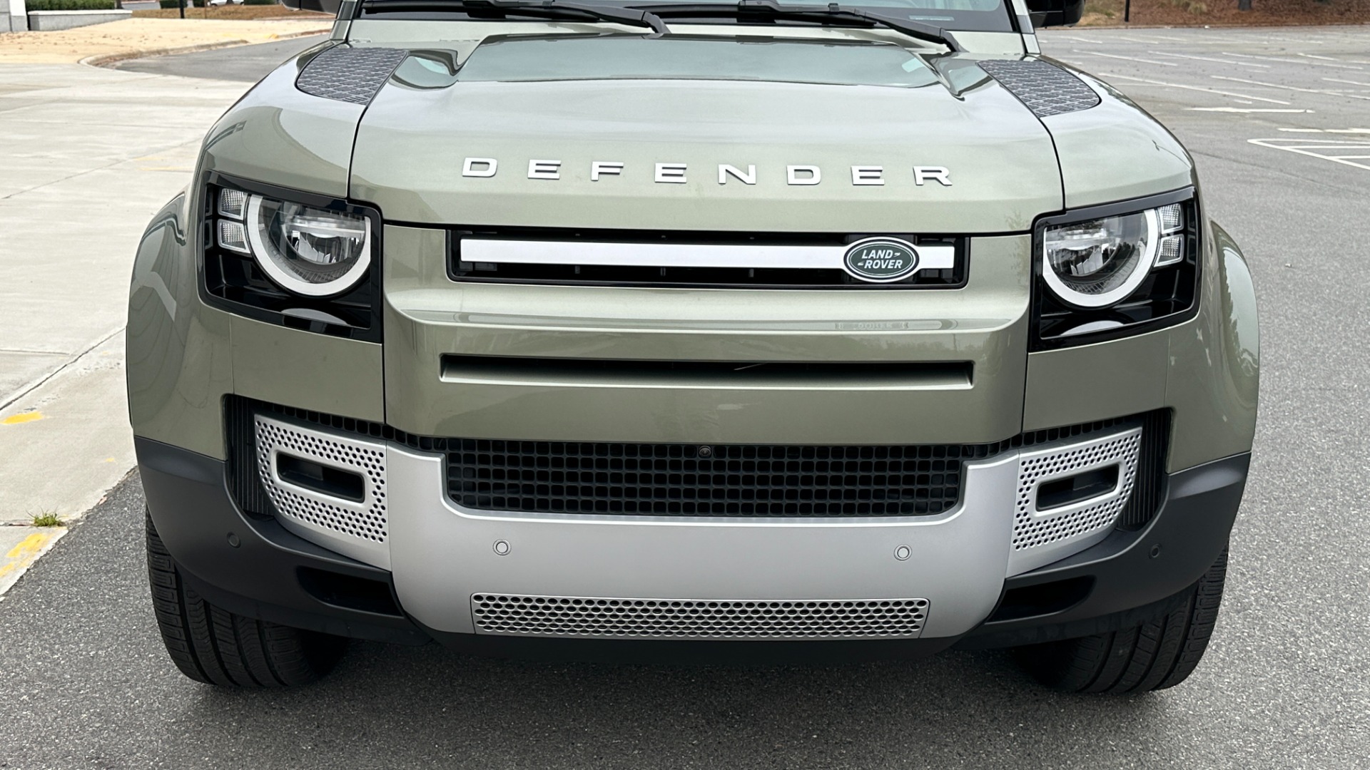 Used 2023 Land Rover Defender 110 STANDARD / ROOF RACK / UPGRADED WHEELS / CLOTH INTERIOR / 4WD for sale Sold at Formula Imports in Charlotte NC 28227 23