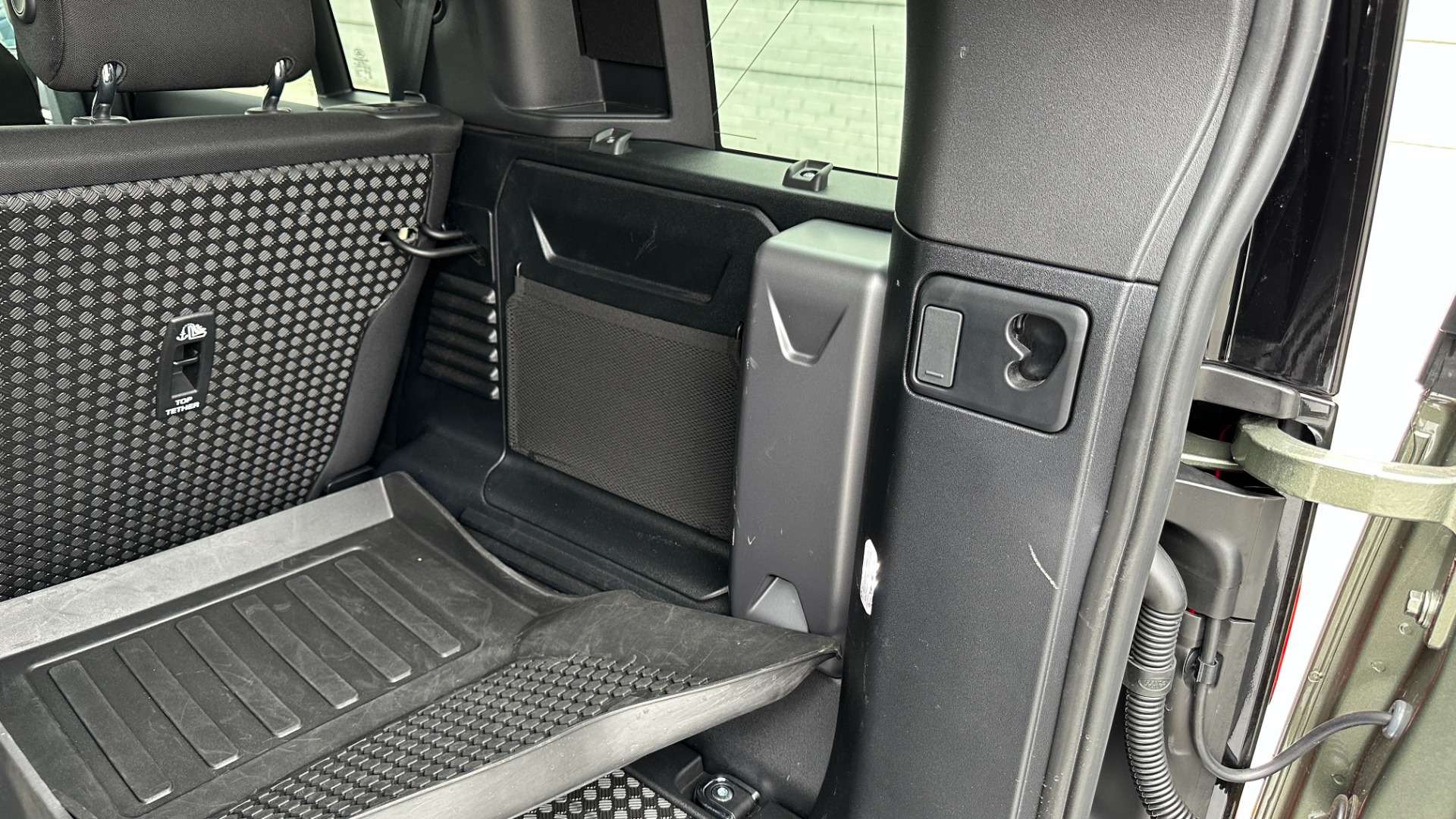 Used 2023 Land Rover Defender 110 STANDARD / ROOF RACK / UPGRADED WHEELS / CLOTH INTERIOR / 4WD for sale Sold at Formula Imports in Charlotte NC 28227 32