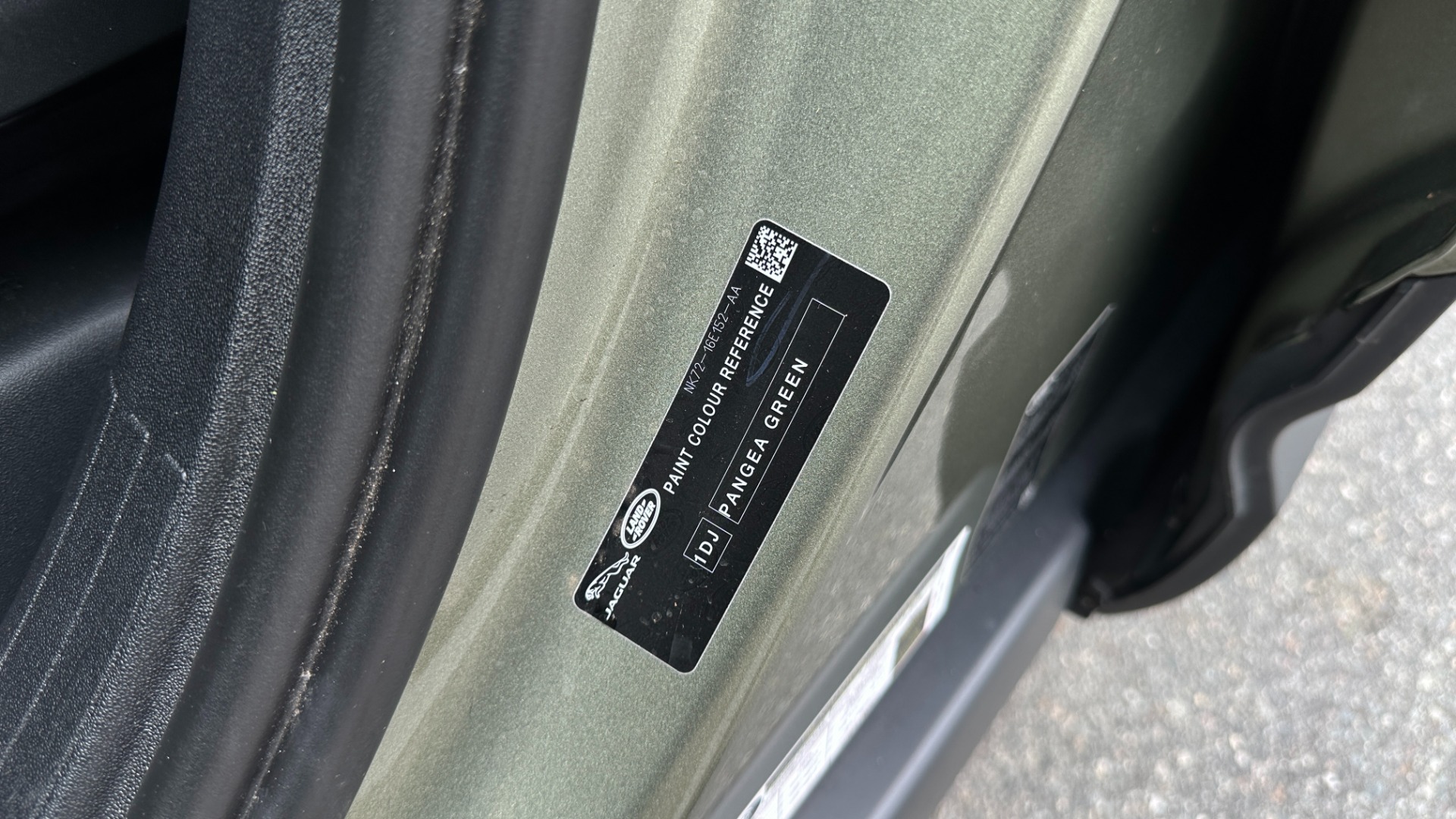 Used 2023 Land Rover Defender 110 STANDARD / ROOF RACK / UPGRADED WHEELS / CLOTH INTERIOR / 4WD for sale Sold at Formula Imports in Charlotte NC 28227 34