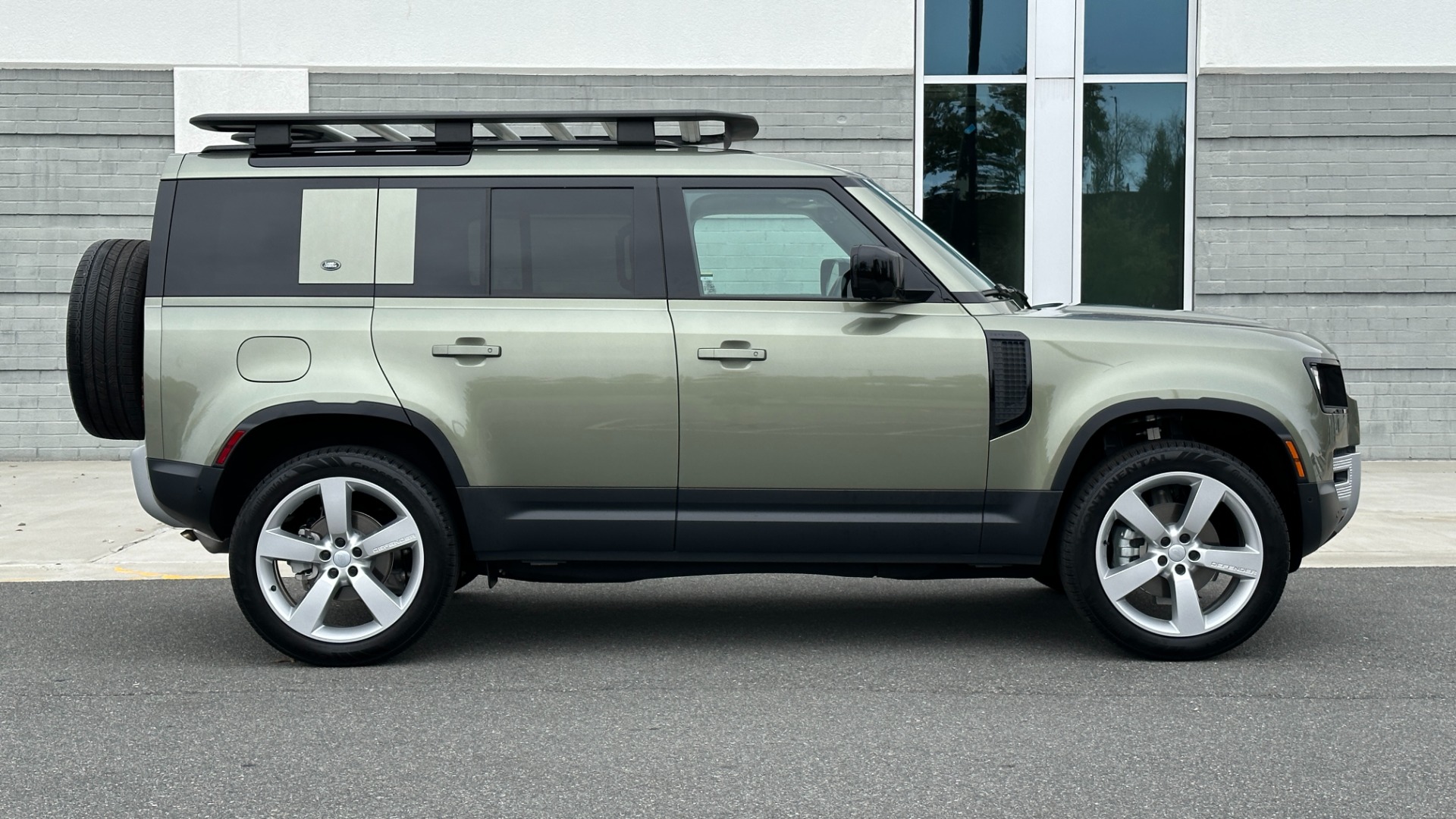 Used 2023 Land Rover Defender 110 STANDARD / ROOF RACK / UPGRADED WHEELS / CLOTH INTERIOR / 4WD for sale Sold at Formula Imports in Charlotte NC 28227 6