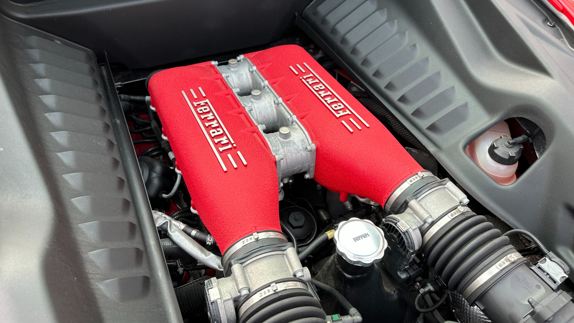 Used 2010 Ferrari 458 ITALIA ROSSO CORSA / LOW MILES / CRUISE CONTROL / FERRARI SHIELDS / PPF for sale Sold at Formula Imports in Charlotte NC 28227 13