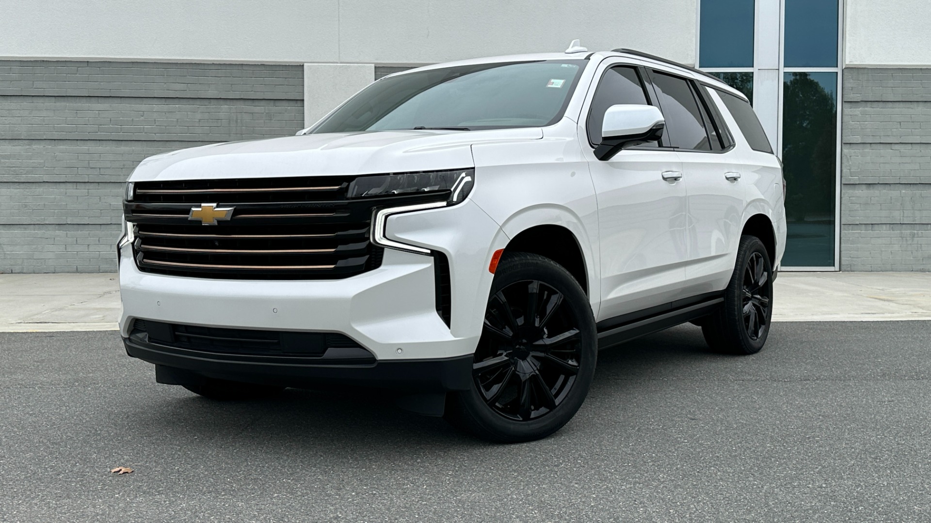 Used 2021 Chevrolet Tahoe HIGH COUNTRY / V8 / 3RD ROW SEATING / REAR MEDIA / PREMIUM PACKAGE for sale Sold at Formula Imports in Charlotte NC 28227 1