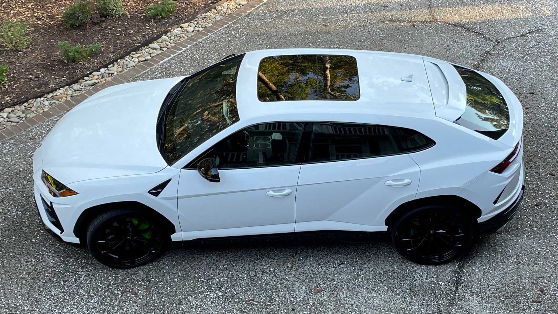 Used 2022 Lamborghini Urus STYLE 1 PACKAGE / 21IN BLACK WHEELS / INTERIOR STITCH / GREEN CALIPERS / PA for sale Sold at Formula Imports in Charlotte NC 28227 2