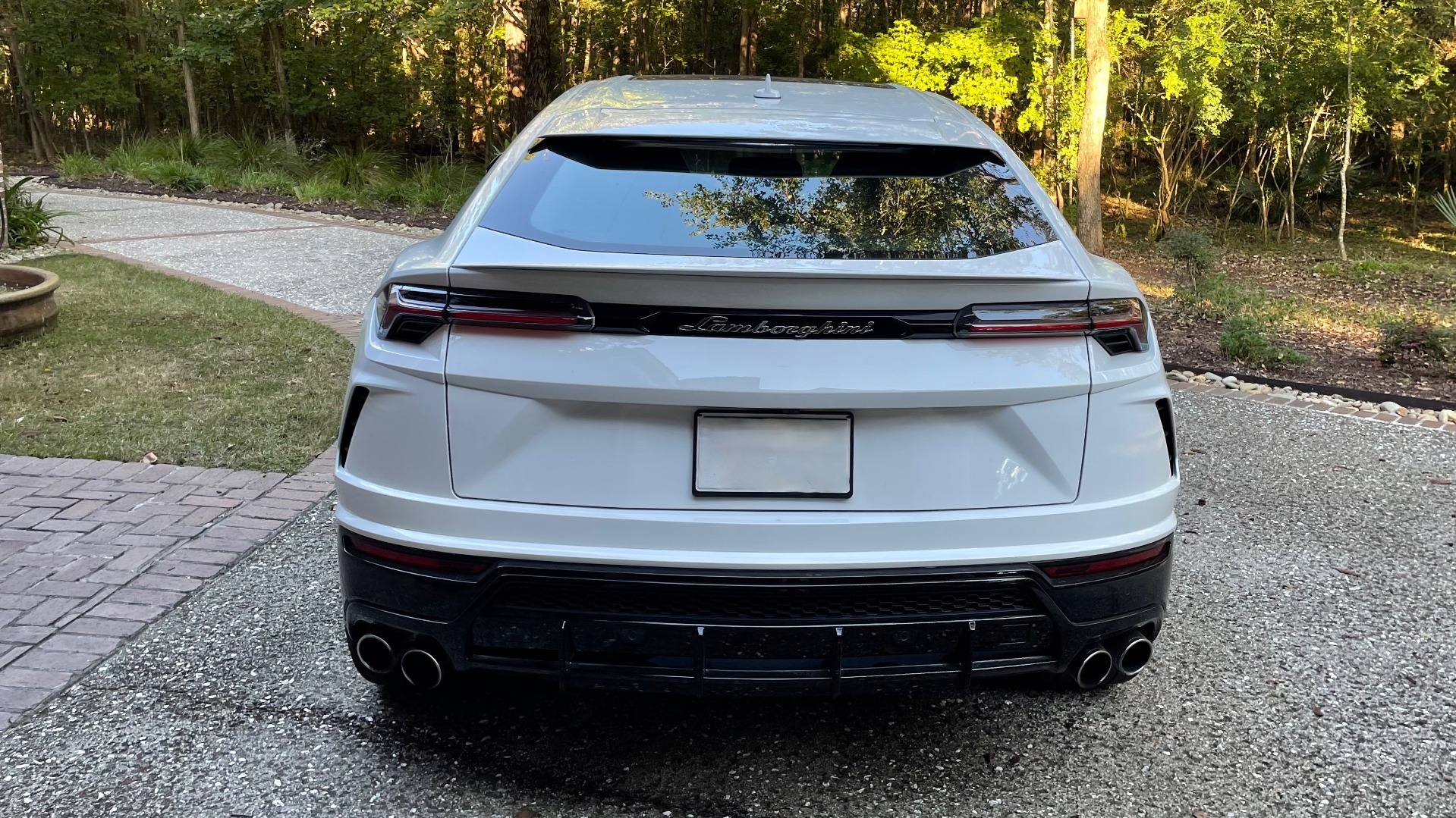 Used 2022 Lamborghini Urus STYLE 1 PACKAGE / 21IN BLACK WHEELS / INTERIOR STITCH / GREEN CALIPERS / PA for sale Sold at Formula Imports in Charlotte NC 28227 3