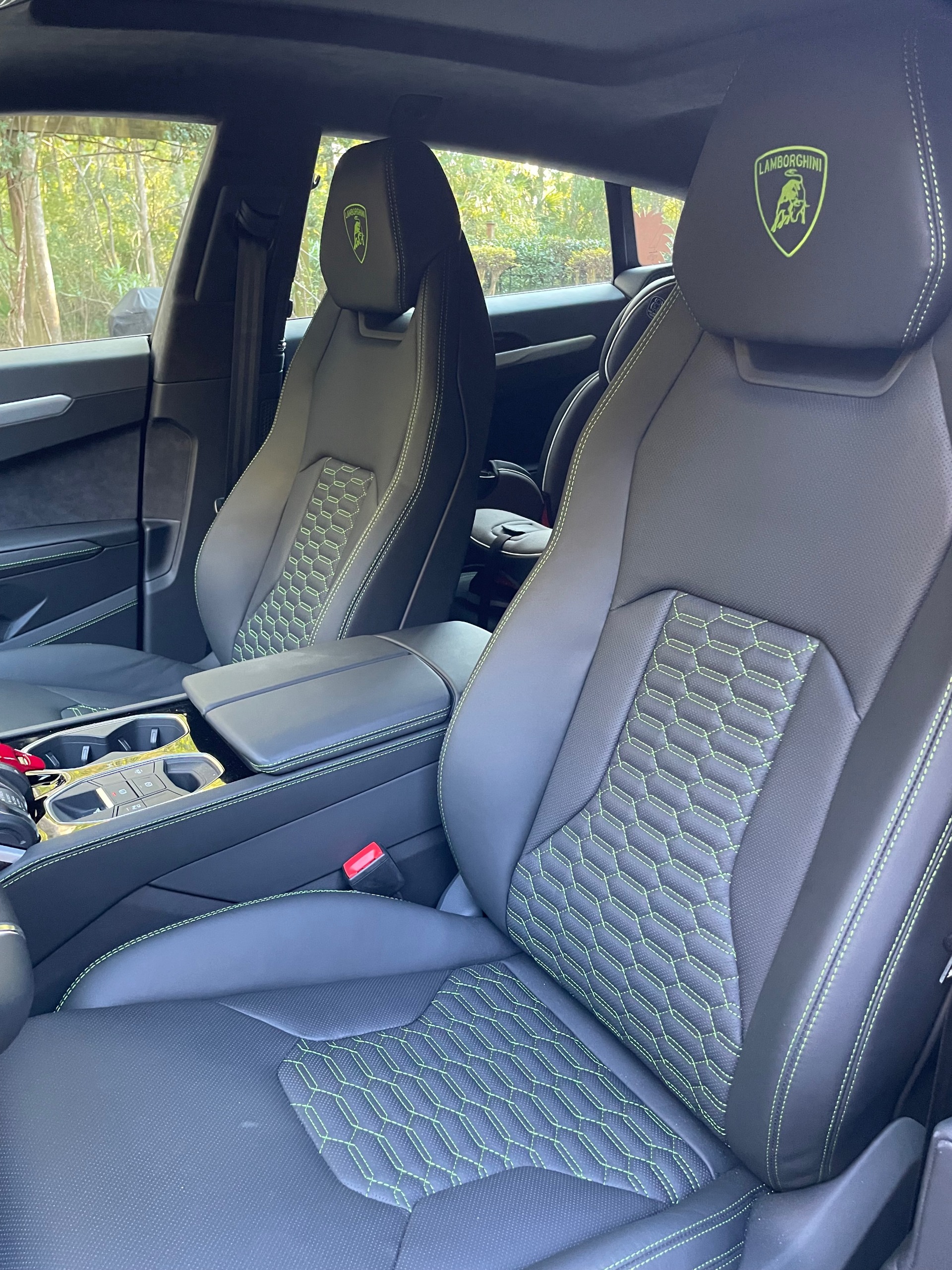 Used 2022 Lamborghini Urus STYLE 1 PACKAGE / 21IN BLACK WHEELS / INTERIOR STITCH / GREEN CALIPERS / PA for sale Sold at Formula Imports in Charlotte NC 28227 5