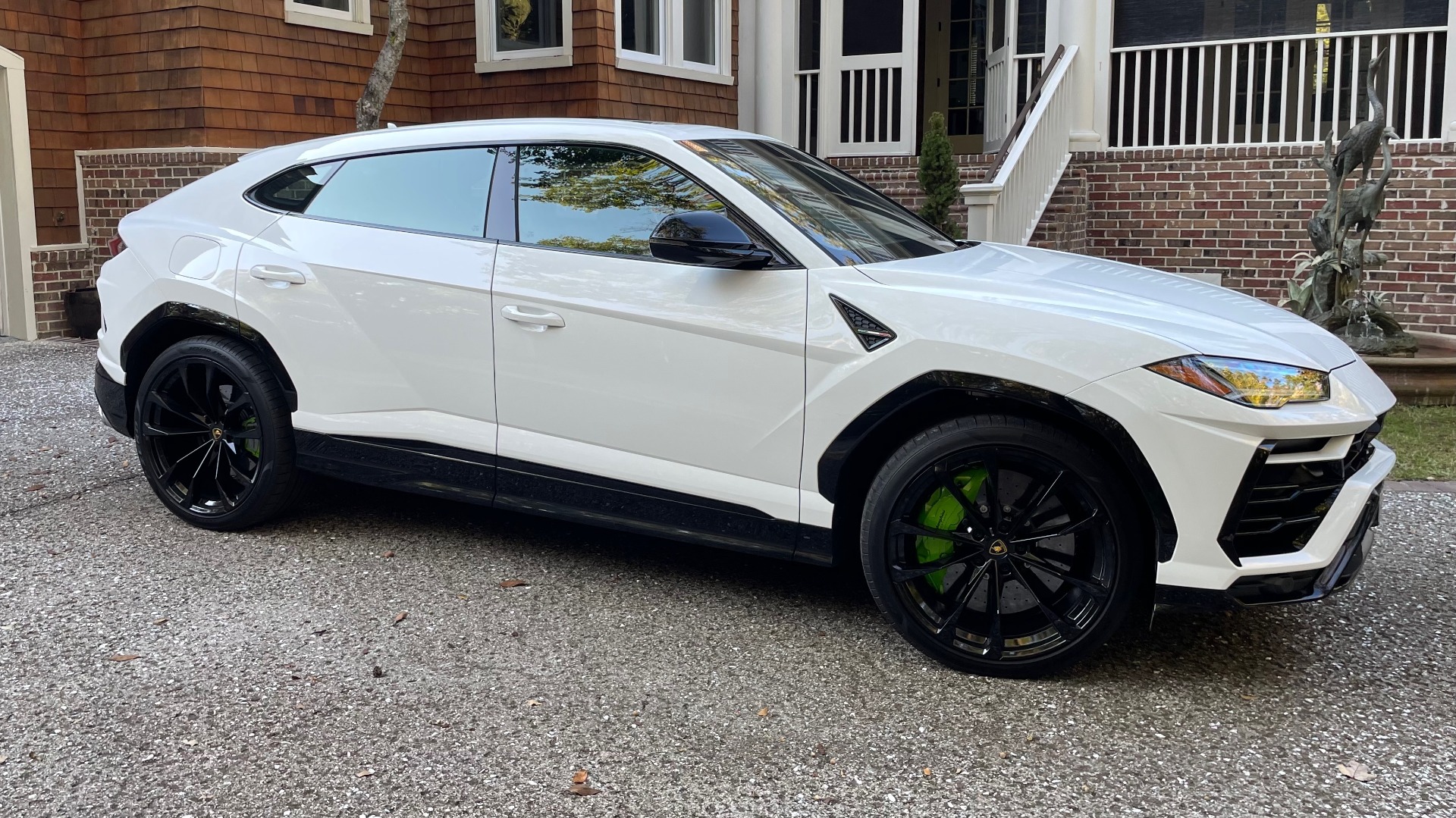 Used 2022 Lamborghini Urus STYLE 1 PACKAGE / 21IN BLACK WHEELS / INTERIOR STITCH / GREEN CALIPERS / PA for sale Sold at Formula Imports in Charlotte NC 28227 1