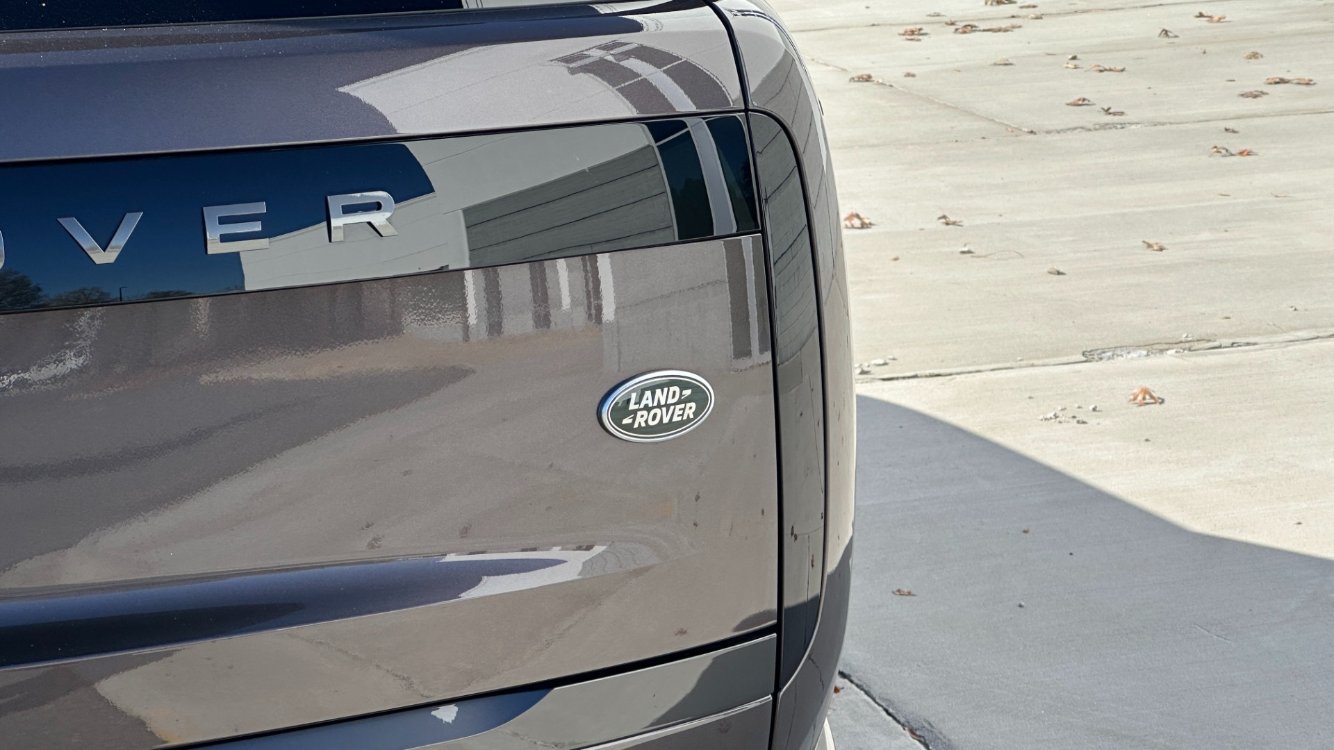 Used 2023 Land Rover Range Rover SE / 22IN DIAMOND WHEELS / SHADOW EXTERIOR / CHARENTE GREY / BLACK ROOF for sale Sold at Formula Imports in Charlotte NC 28227 12