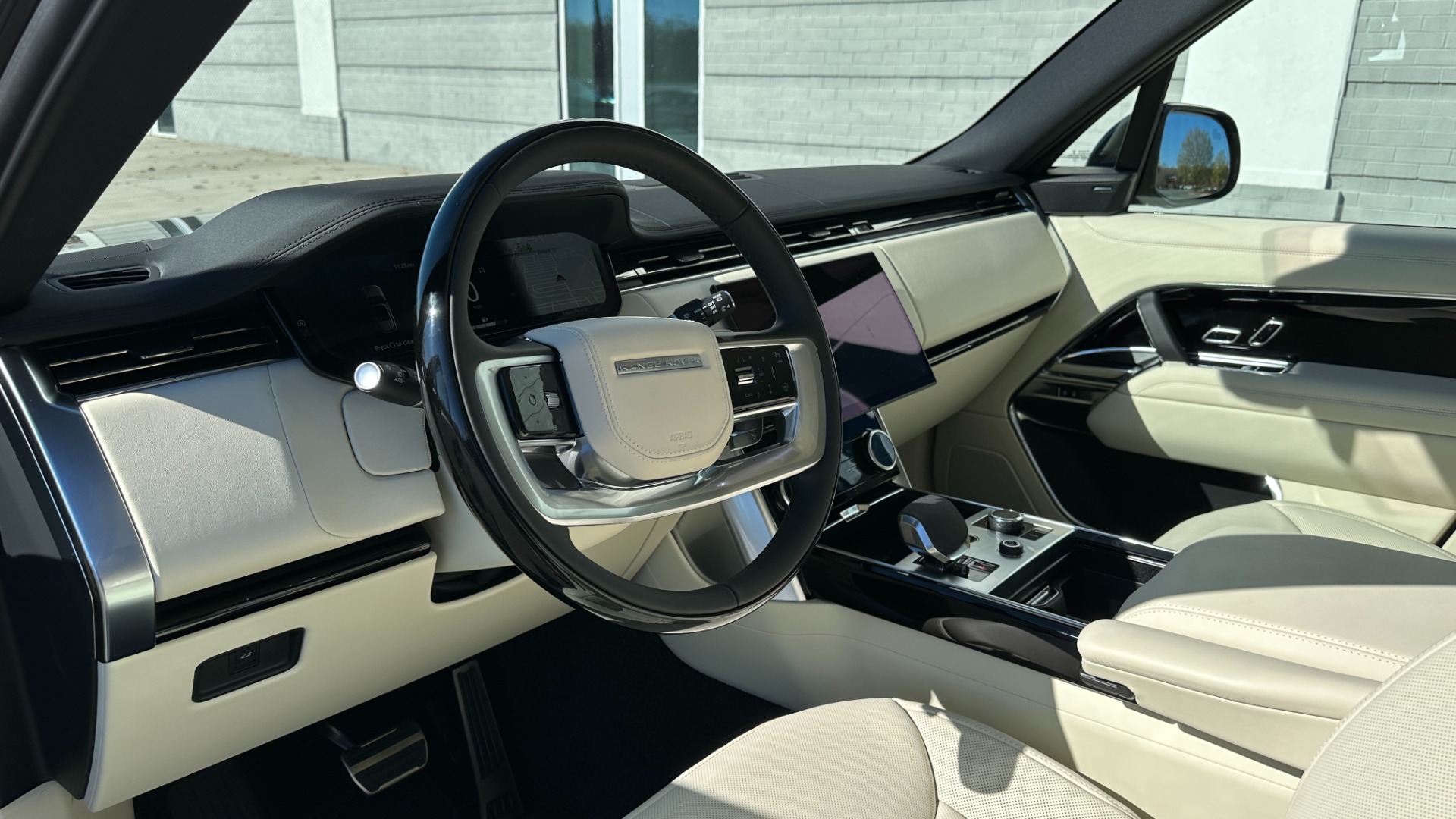 Used 2023 Land Rover Range Rover SE / 22IN DIAMOND WHEELS / SHADOW EXTERIOR / CHARENTE GREY / BLACK ROOF for sale Sold at Formula Imports in Charlotte NC 28227 20