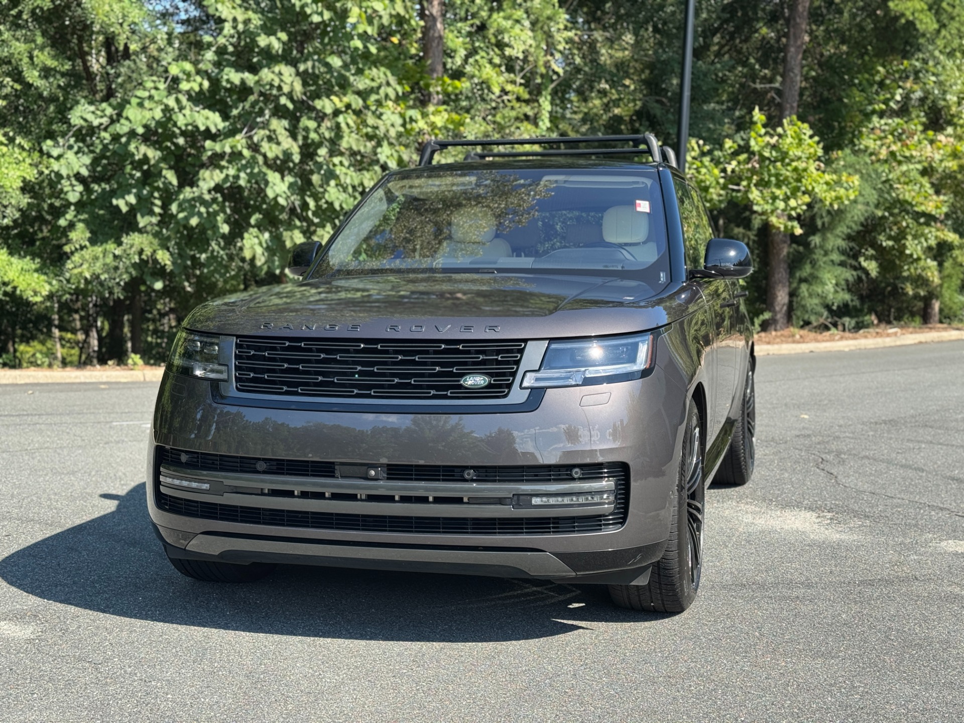 2023 Land Rover Range Rover SE photo 3