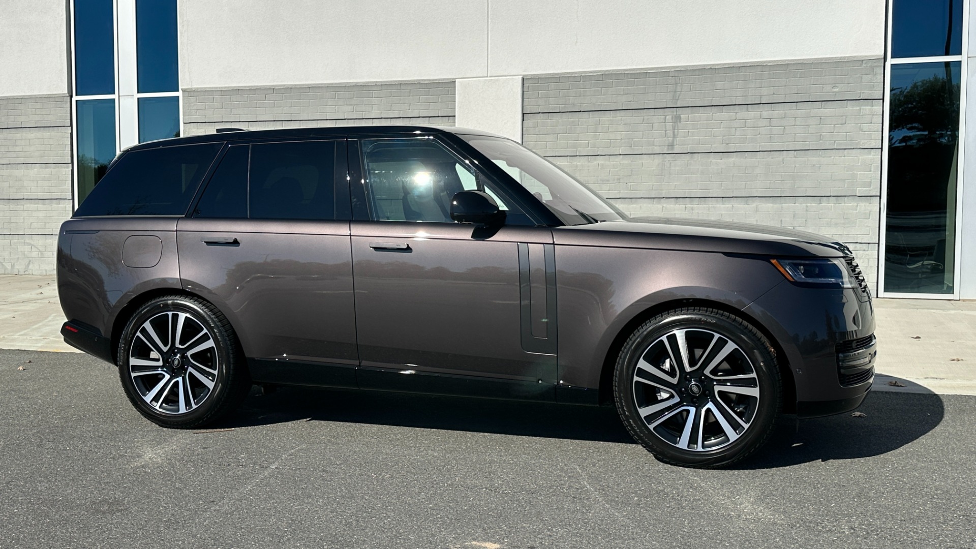 Used 2023 Land Rover Range Rover SE / 22IN DIAMOND WHEELS / SHADOW