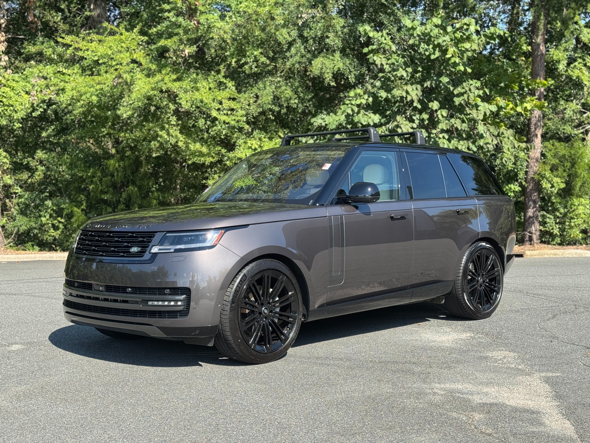 2023 Land Rover Range Rover SE photo 4
