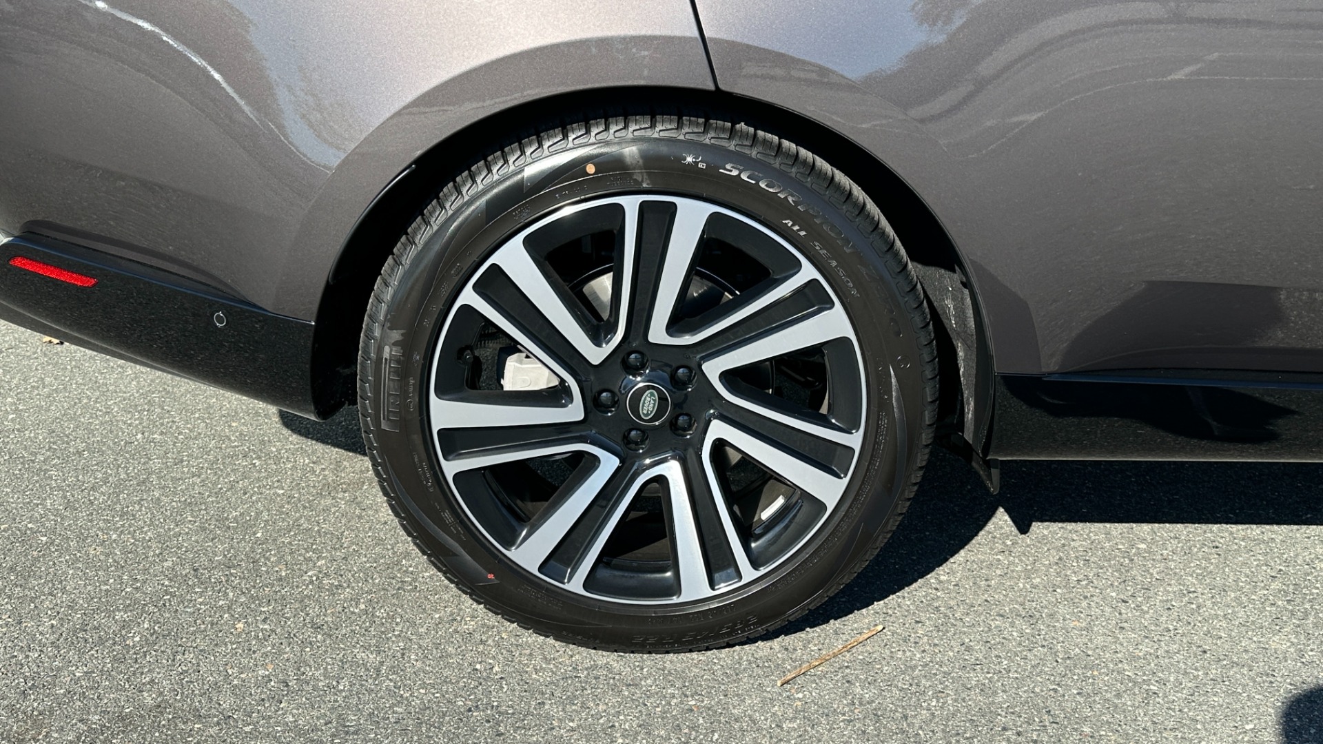 Used 2023 Land Rover Range Rover SE / 22IN DIAMOND WHEELS / SHADOW EXTERIOR / CHARENTE GREY / BLACK ROOF for sale Sold at Formula Imports in Charlotte NC 28227 50