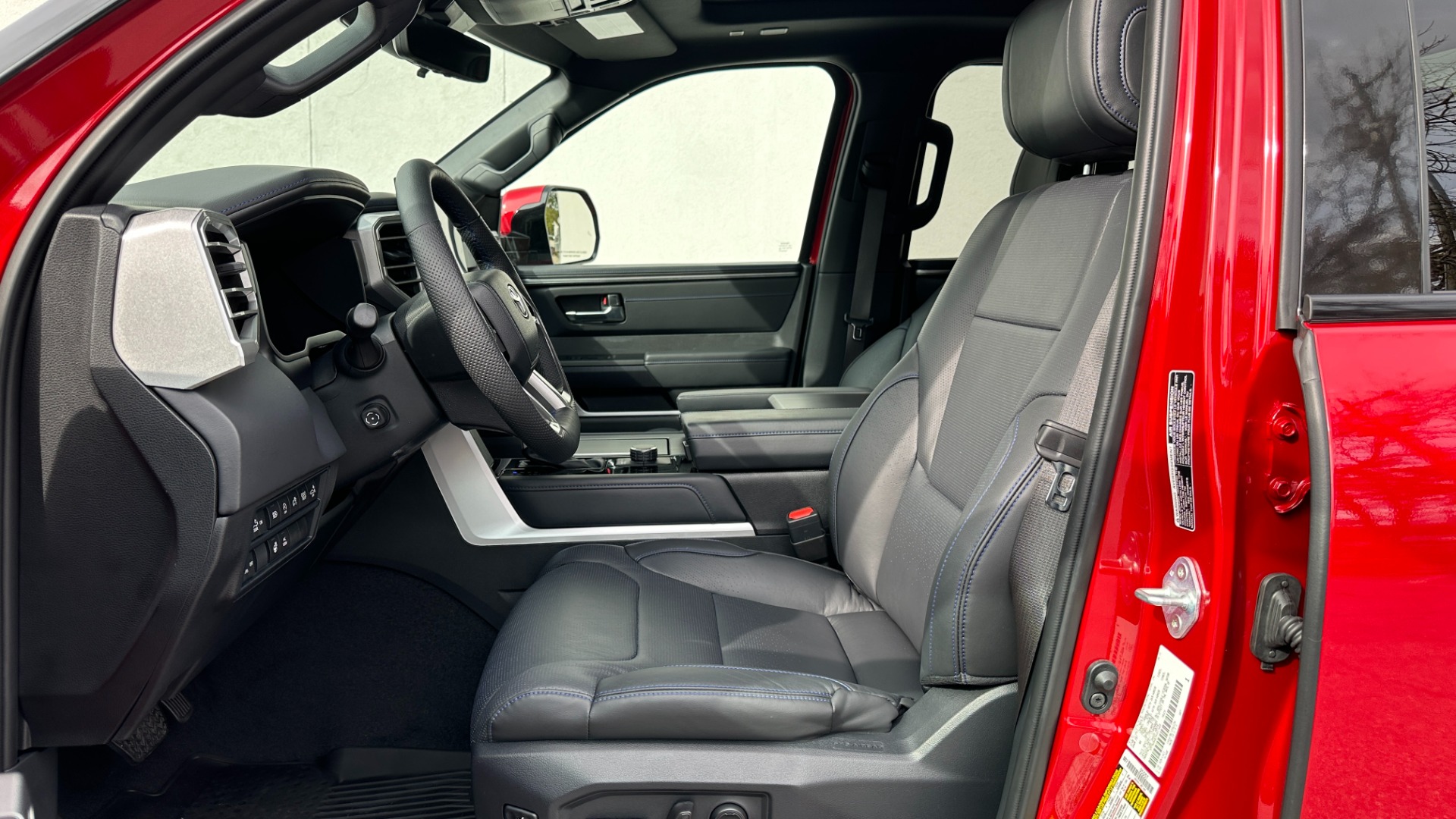Used 2022 Toyota Tundra 2WD PLATINUM / ADVANCED / POWER RUNNING BOARDS / LEATHER / PAINT PROTECTION for sale $62,995 at Formula Imports in Charlotte NC 28227 11