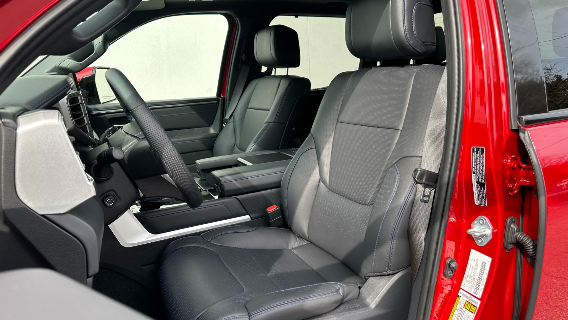 Used 2022 Toyota Tundra 2WD PLATINUM / ADVANCED / POWER RUNNING BOARDS / LEATHER / PAINT PROTECTION for sale $62,995 at Formula Imports in Charlotte NC 28227 13