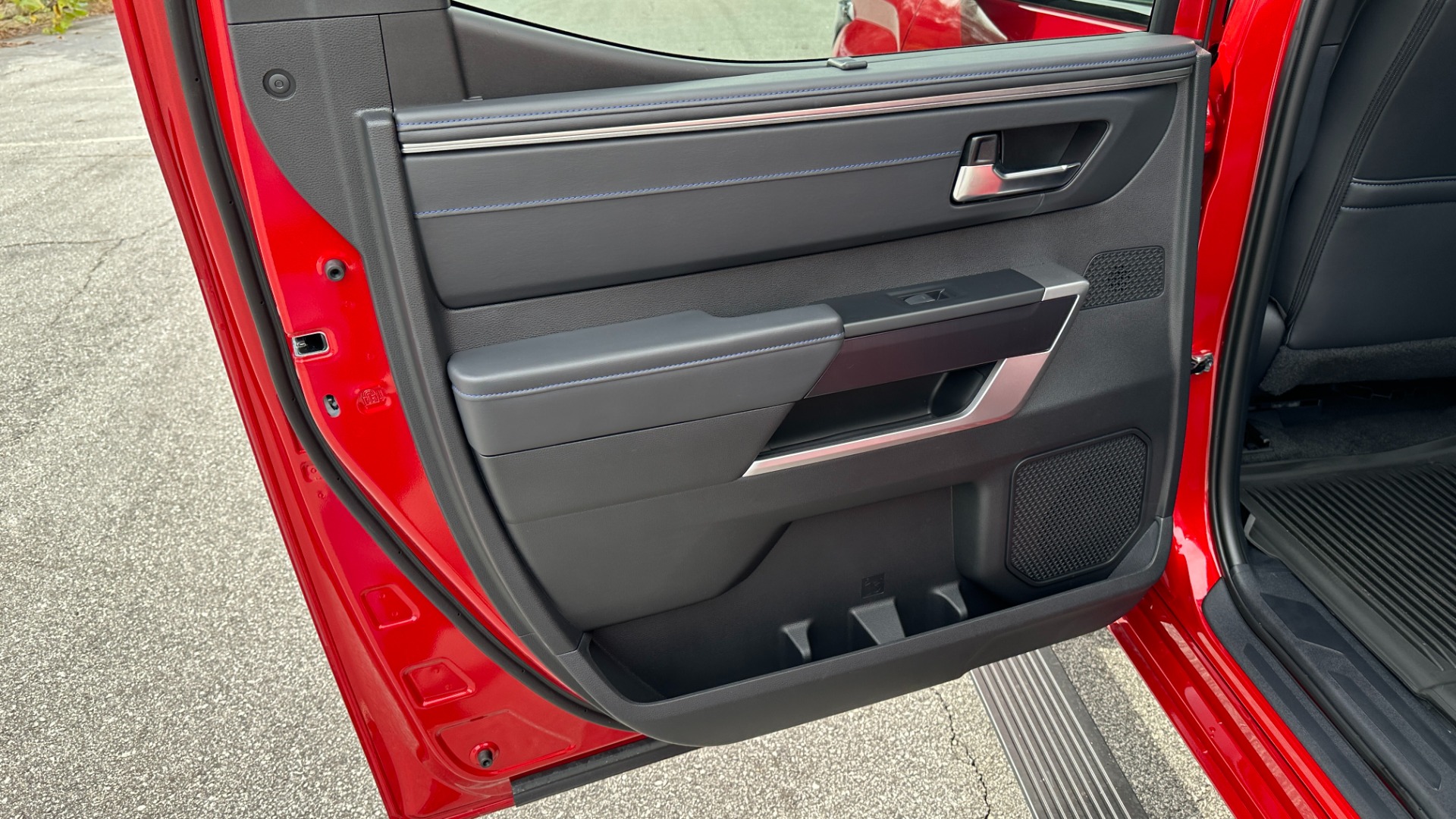 Used 2022 Toyota Tundra 2WD PLATINUM / ADVANCED / POWER RUNNING BOARDS / LEATHER / PAINT PROTECTION for sale $62,995 at Formula Imports in Charlotte NC 28227 21
