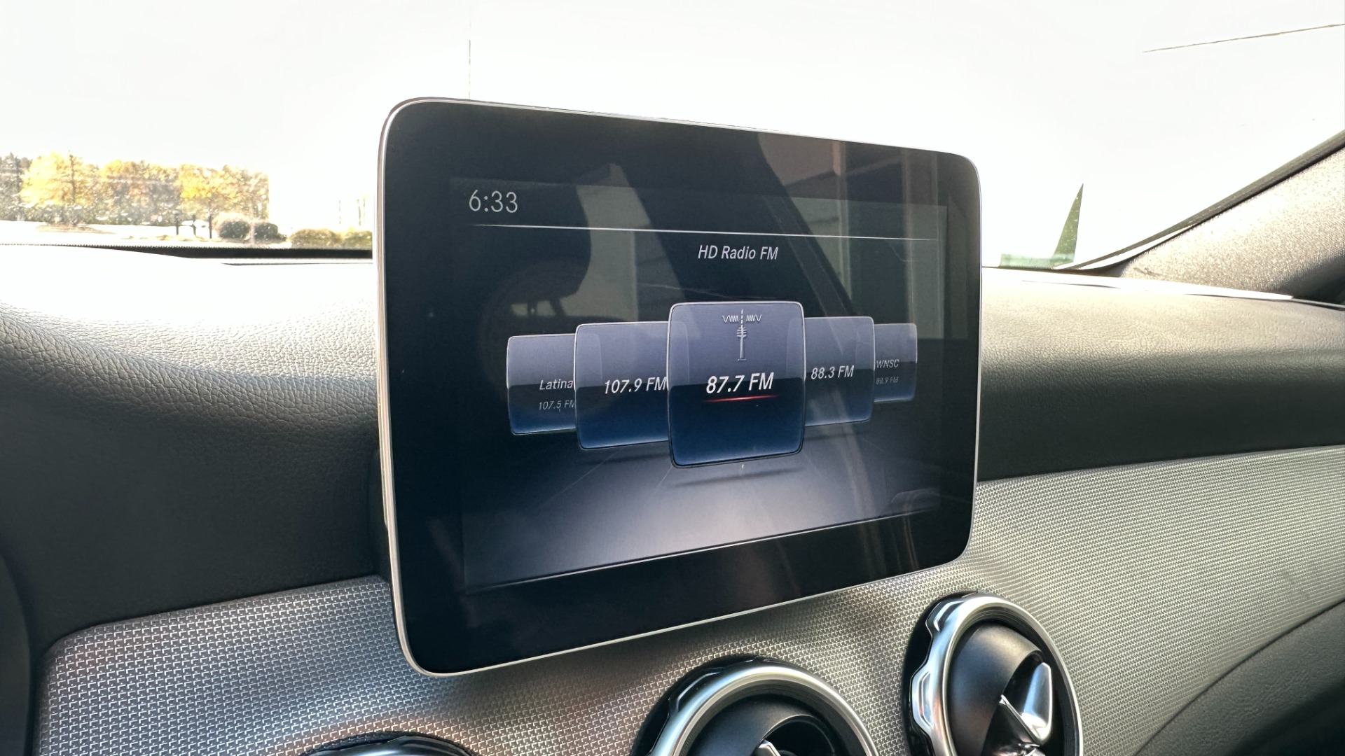 Used 2018 Mercedes-Benz GLA GLA 250 / PANORAMIC SUNROOF / BLIND SPOT ASSIST / HEATED FRONT SEATS for sale $27,999 at Formula Imports in Charlotte NC 28227 16