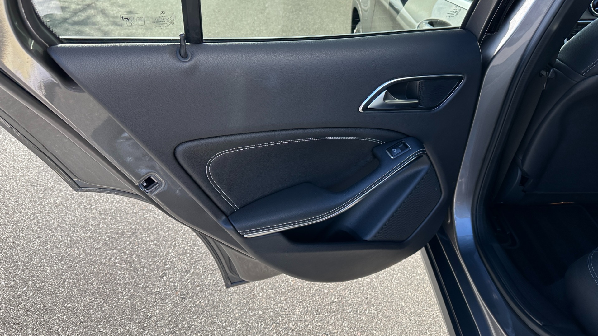 Used 2018 Mercedes-Benz GLA GLA 250 / PANORAMIC SUNROOF / BLIND SPOT ASSIST / HEATED FRONT SEATS for sale $27,999 at Formula Imports in Charlotte NC 28227 21