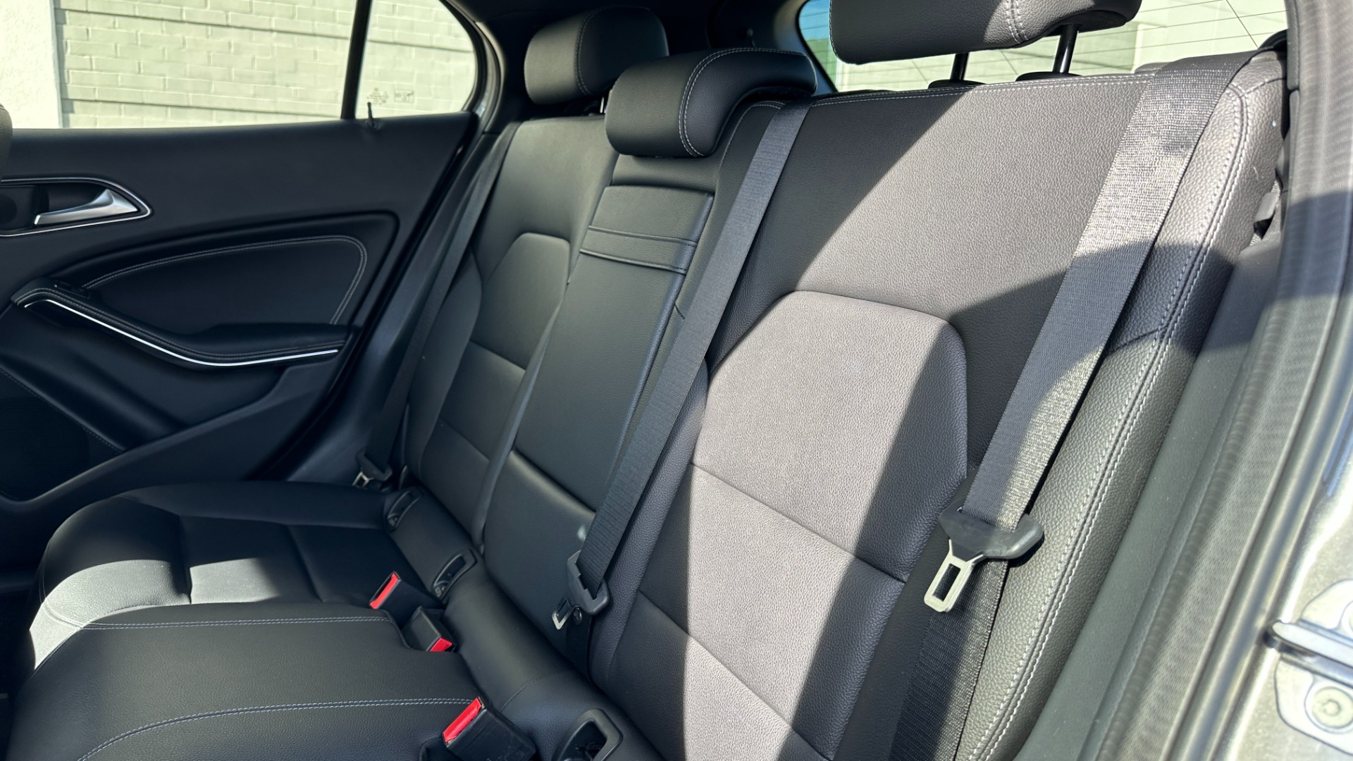 Used 2018 Mercedes-Benz GLA GLA 250 / PANORAMIC SUNROOF / BLIND SPOT ASSIST / HEATED FRONT SEATS for sale $27,999 at Formula Imports in Charlotte NC 28227 23