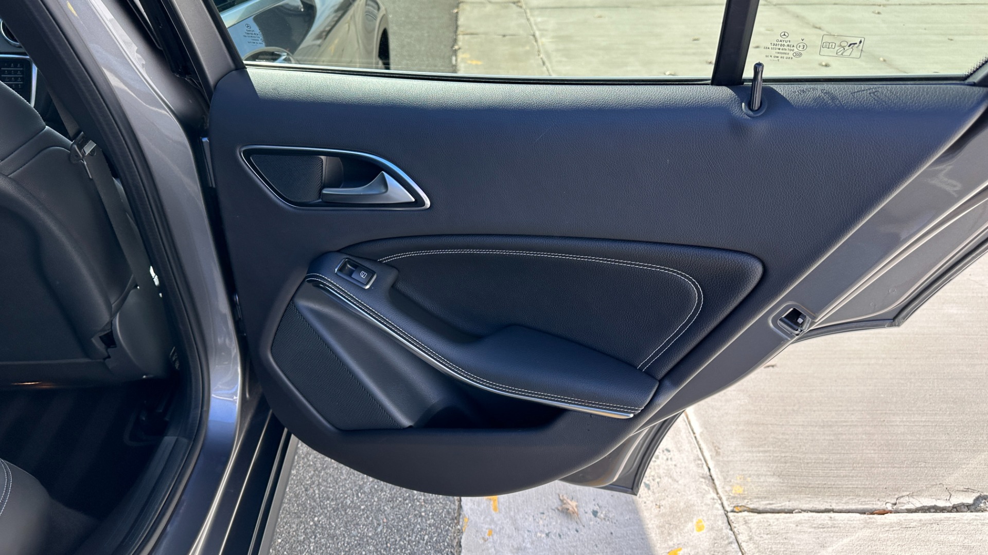 Used 2018 Mercedes-Benz GLA GLA 250 / PANORAMIC SUNROOF / BLIND SPOT ASSIST / HEATED FRONT SEATS for sale Sold at Formula Imports in Charlotte NC 28227 25