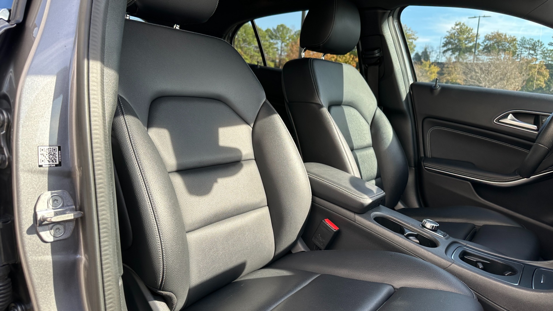 Used 2018 Mercedes-Benz GLA GLA 250 / PANORAMIC SUNROOF / BLIND SPOT ASSIST / HEATED FRONT SEATS for sale $27,999 at Formula Imports in Charlotte NC 28227 32