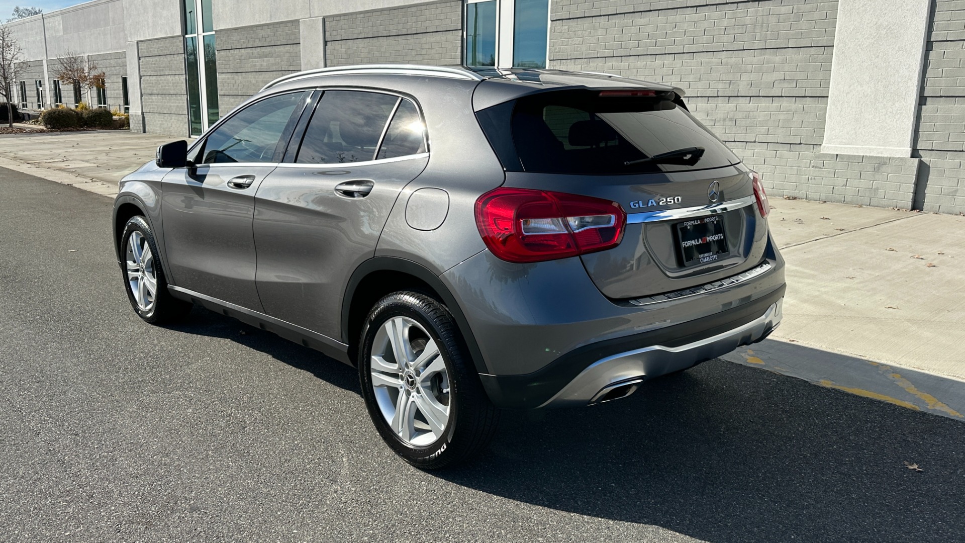 Used 2018 Mercedes-Benz GLA GLA 250 / PANORAMIC SUNROOF / BLIND SPOT ASSIST / HEATED FRONT SEATS for sale $27,999 at Formula Imports in Charlotte NC 28227 4