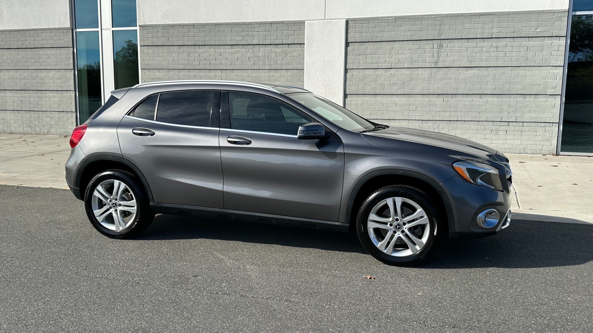 Used 2018 Mercedes-Benz GLA GLA 250 / PANORAMIC SUNROOF / BLIND SPOT ASSIST / HEATED FRONT SEATS for sale Sold at Formula Imports in Charlotte NC 28227 6