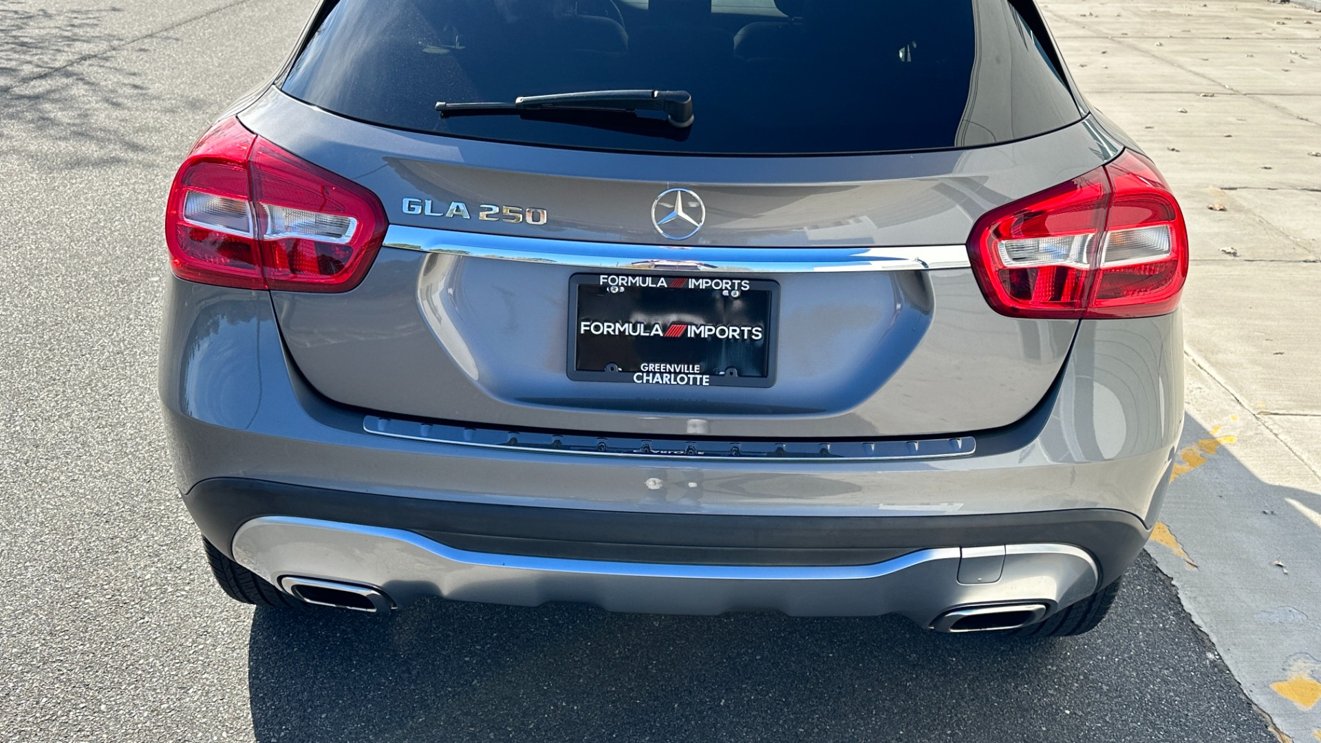 Used 2018 Mercedes-Benz GLA GLA 250 / PANORAMIC SUNROOF / BLIND SPOT ASSIST / HEATED FRONT SEATS for sale Sold at Formula Imports in Charlotte NC 28227 9