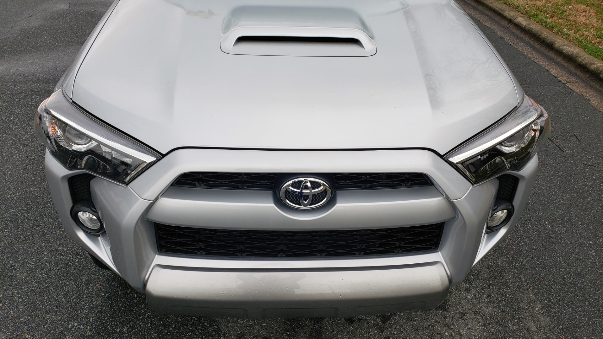 Used 2018 Toyota 4RUNNER TRD OFF-ROAD 4X4 / V6 / AUTO / LEATHER / LOW MILES! for sale Sold at Formula Imports in Charlotte NC 28227 18