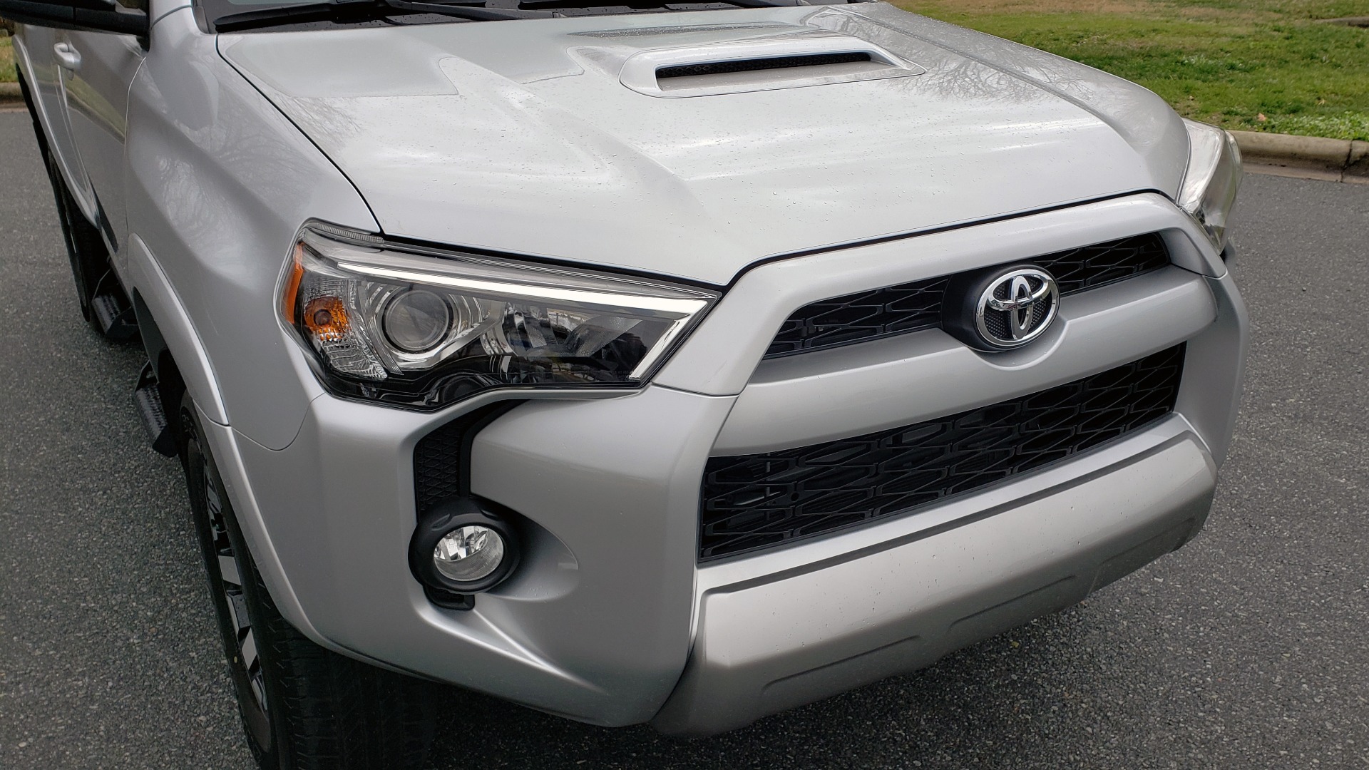 Used 2018 Toyota 4RUNNER TRD OFF-ROAD 4X4 / V6 / AUTO / LEATHER / LOW MILES! for sale Sold at Formula Imports in Charlotte NC 28227 28