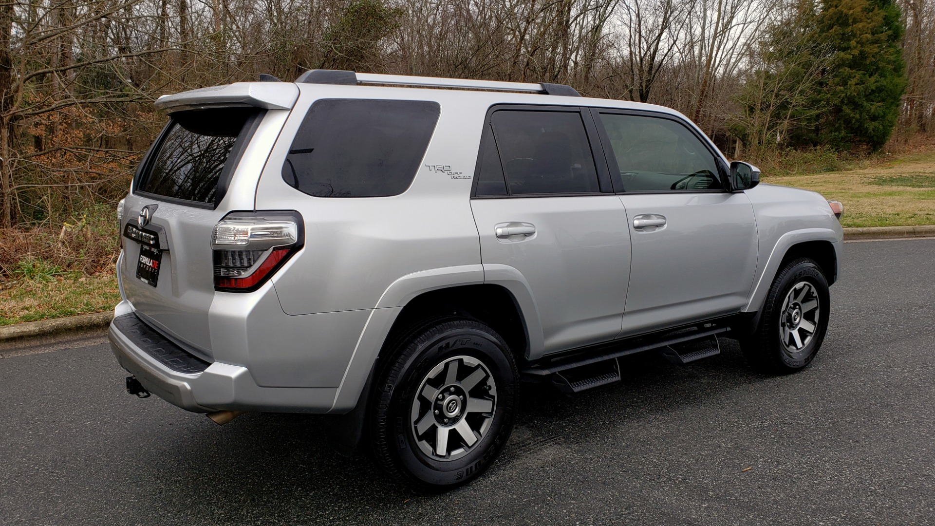 Used 2018 Toyota 4RUNNER TRD OFF-ROAD 4X4 / V6 / AUTO / LEATHER / LOW MILES! for sale Sold at Formula Imports in Charlotte NC 28227 6