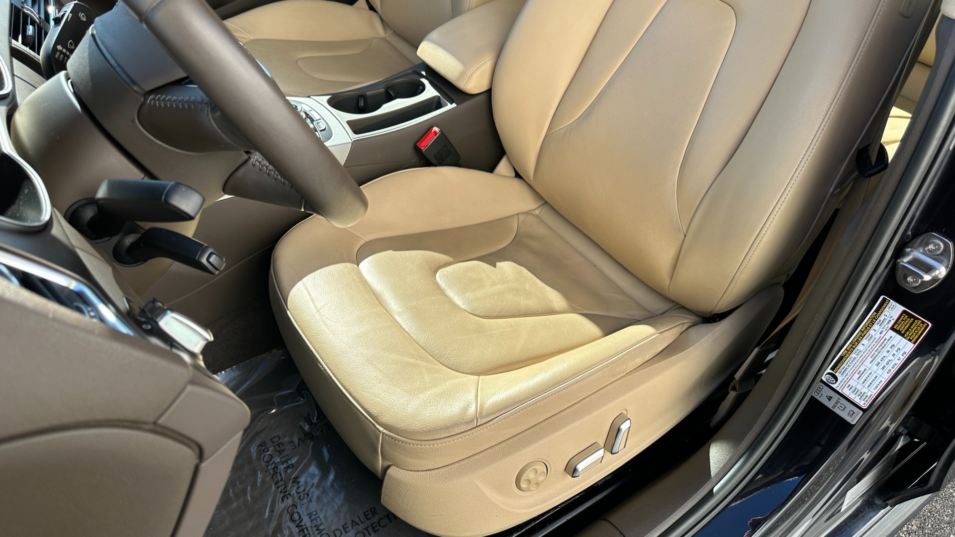 Used 2014 Audi A4 PREMIUM PLUS / NAVIGATION PLUS / BLINDSPOT ASSIST / LEATHER / SUNROOF for sale $19,298 at Formula Imports in Charlotte NC 28227 14