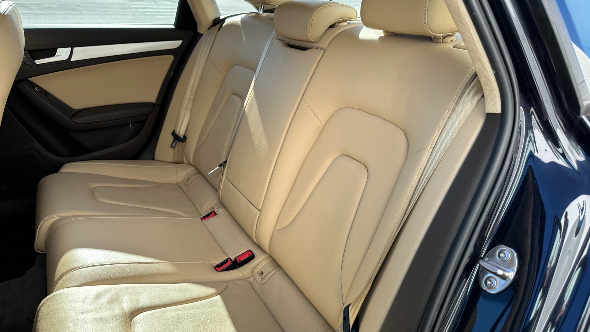 Used 2014 Audi A4 PREMIUM PLUS / NAVIGATION PLUS / BLINDSPOT ASSIST / LEATHER / SUNROOF for sale $19,298 at Formula Imports in Charlotte NC 28227 24