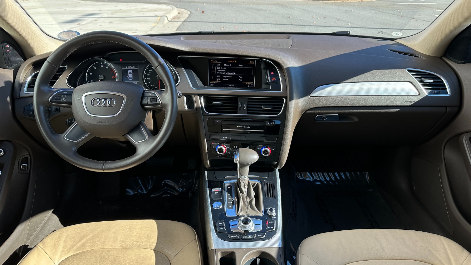 Used 2014 Audi A4 PREMIUM PLUS / NAVIGATION PLUS / BLINDSPOT ASSIST / LEATHER / SUNROOF for sale $19,298 at Formula Imports in Charlotte NC 28227 25