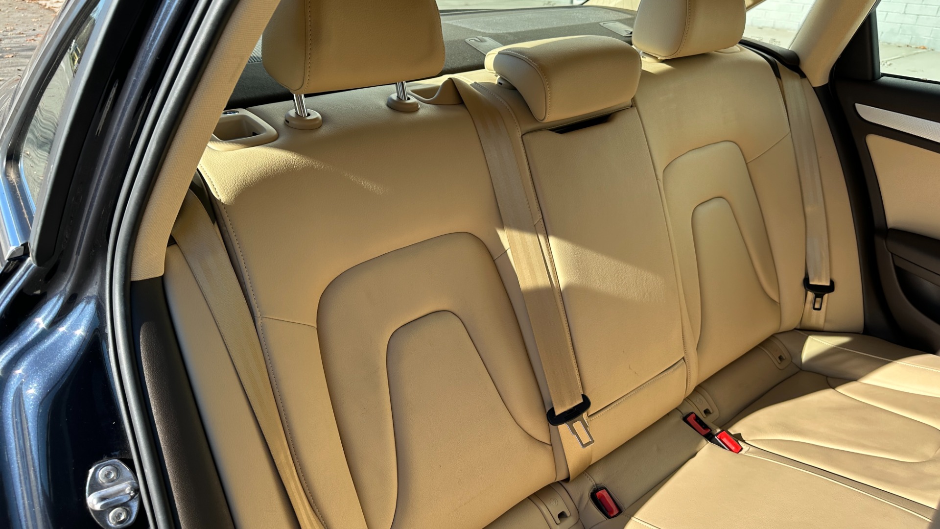 Used 2014 Audi A4 PREMIUM PLUS / NAVIGATION PLUS / BLINDSPOT ASSIST / LEATHER / SUNROOF for sale $19,298 at Formula Imports in Charlotte NC 28227 27