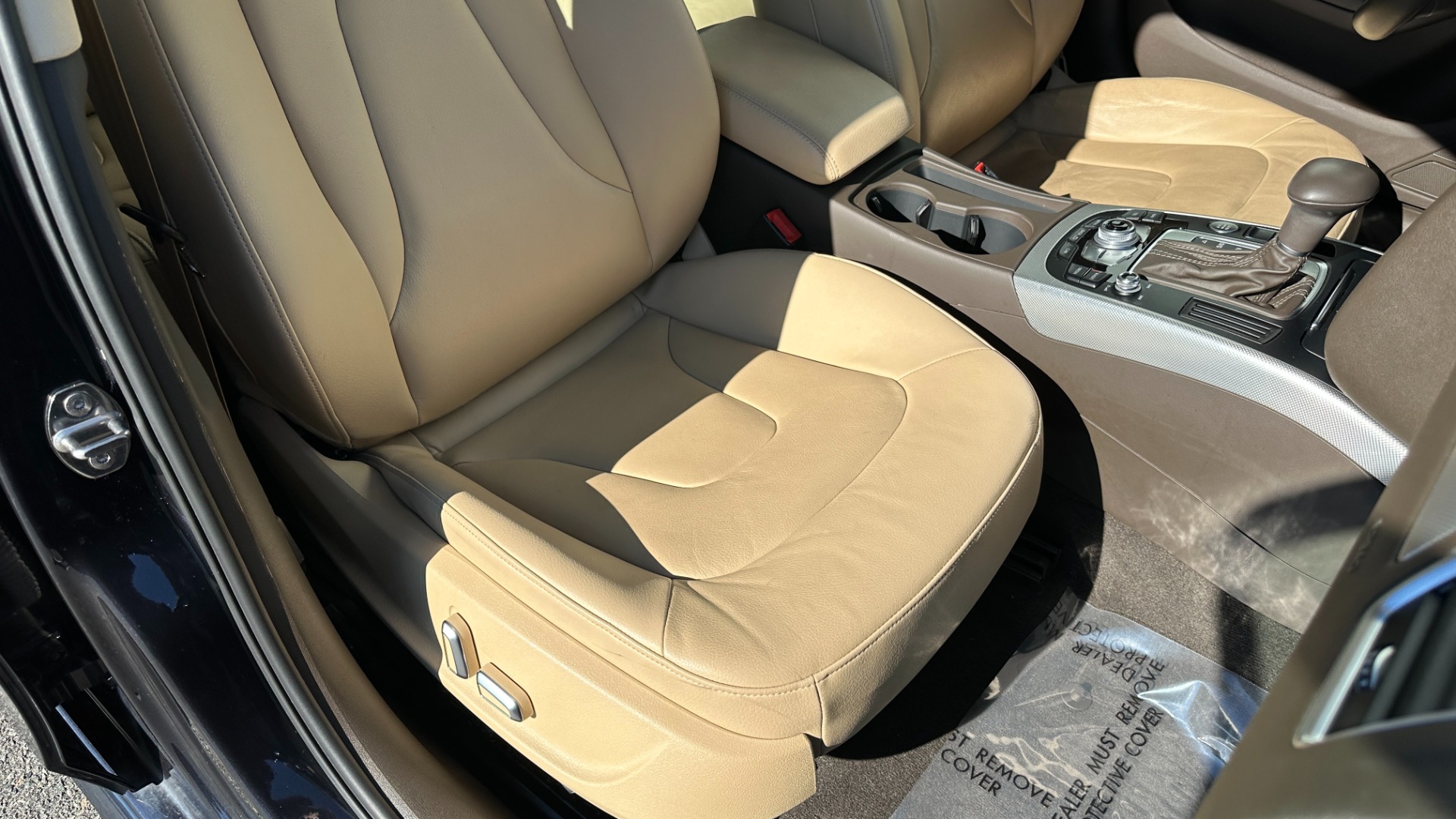 Used 2014 Audi A4 PREMIUM PLUS / NAVIGATION PLUS / BLINDSPOT ASSIST / LEATHER / SUNROOF for sale $19,298 at Formula Imports in Charlotte NC 28227 31